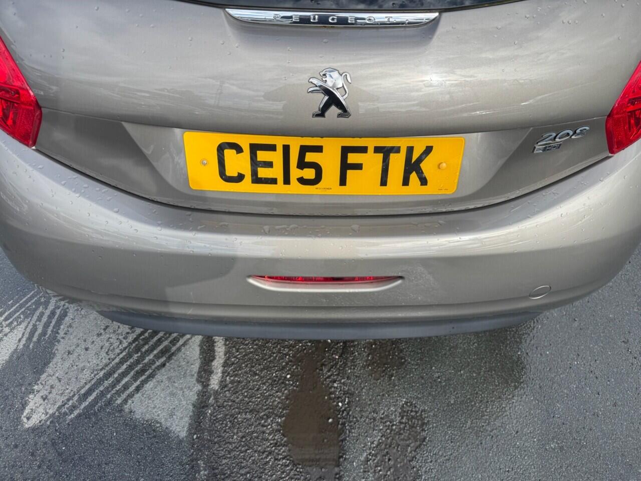 Peugeot 208 view 12
