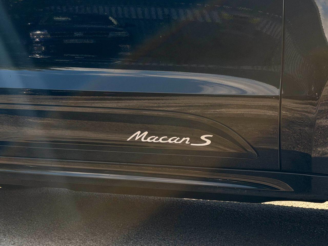 Porsche Macan view 19
