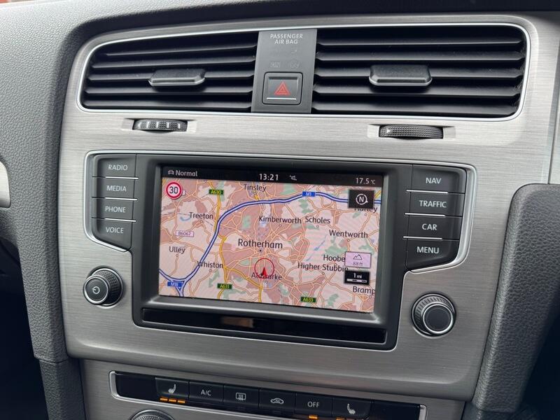 Volkswagen Golf view 19