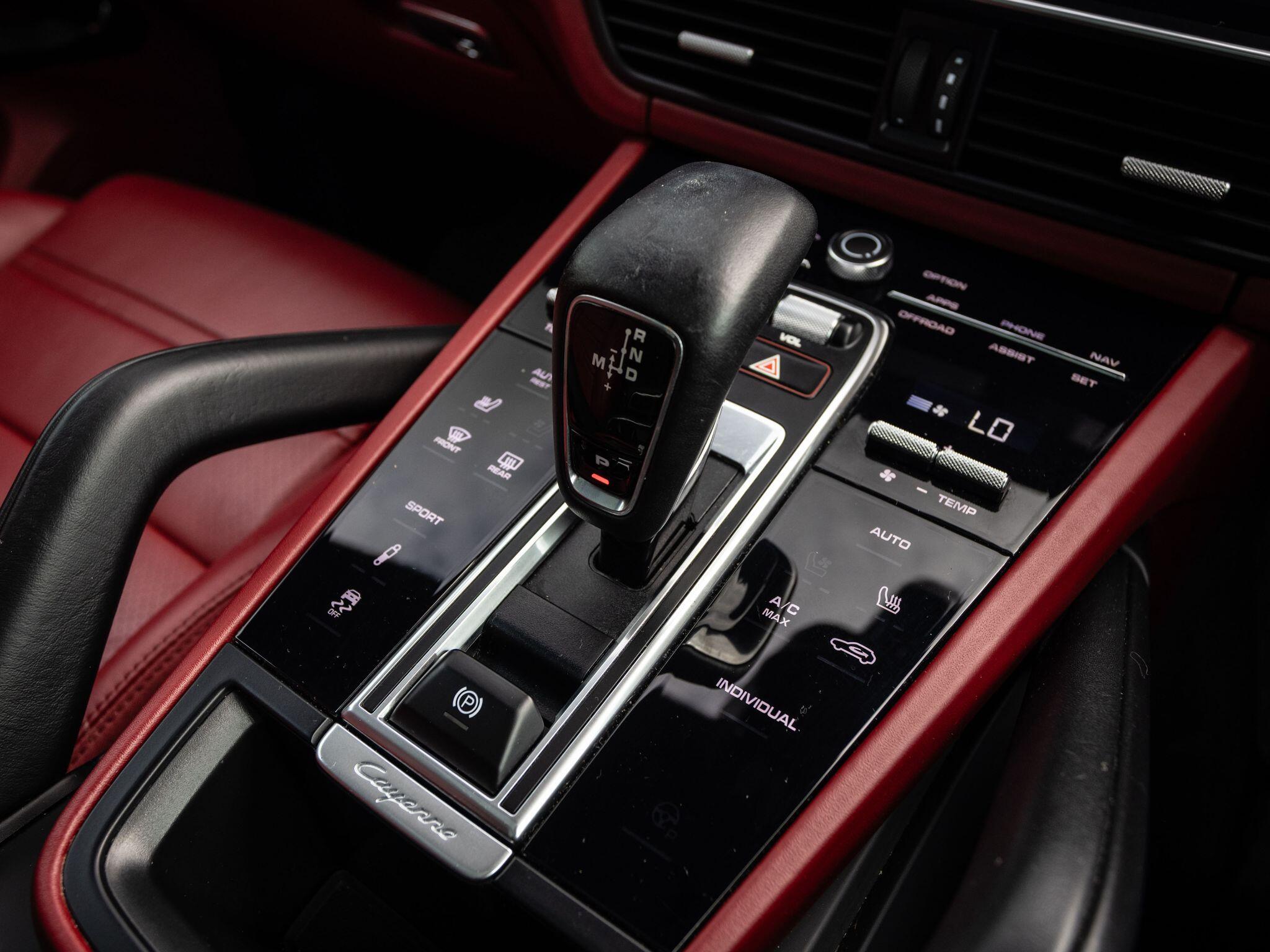 Porsche Cayenne view 12