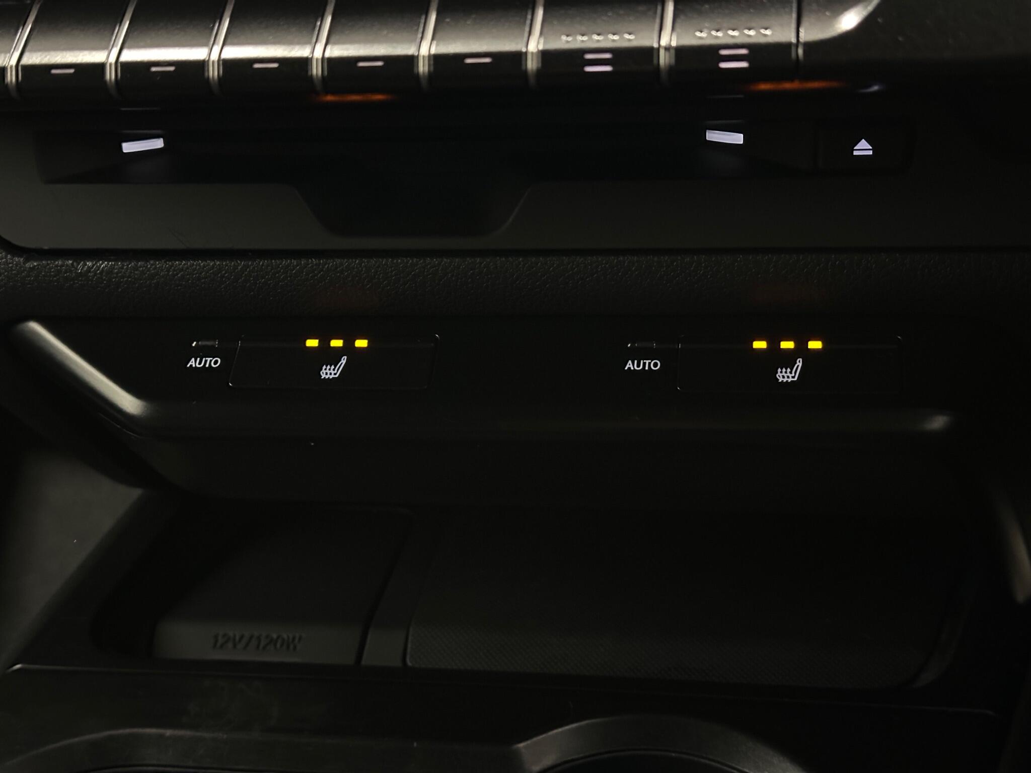 Lexus UX view 21