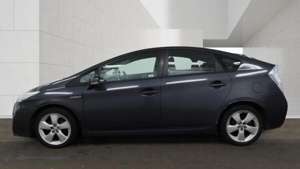 Toyota Prius view 6