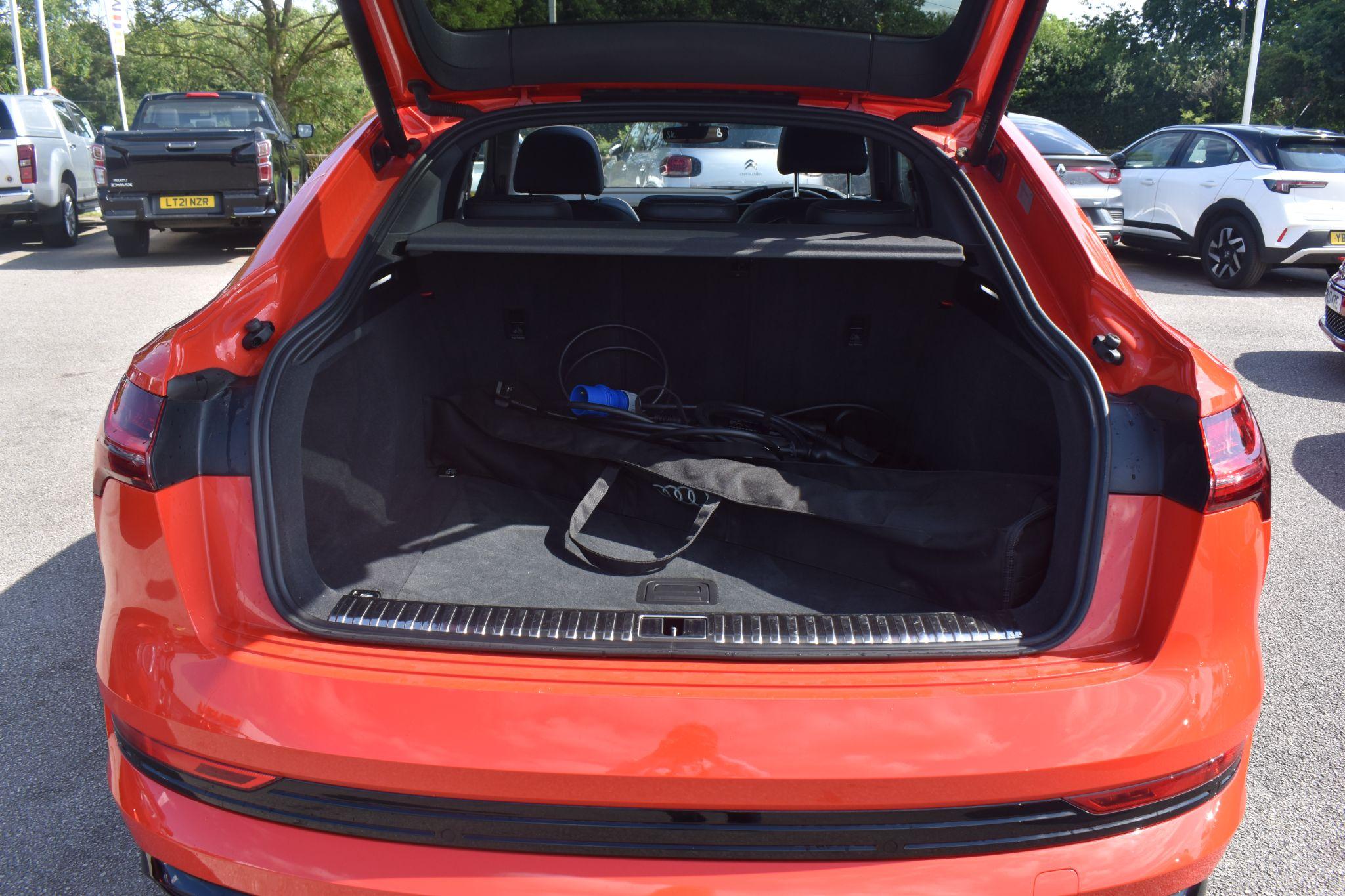 e-tron - 55 Launch Edition Sportback Auto quattro 5dr 95kWh - Image 5