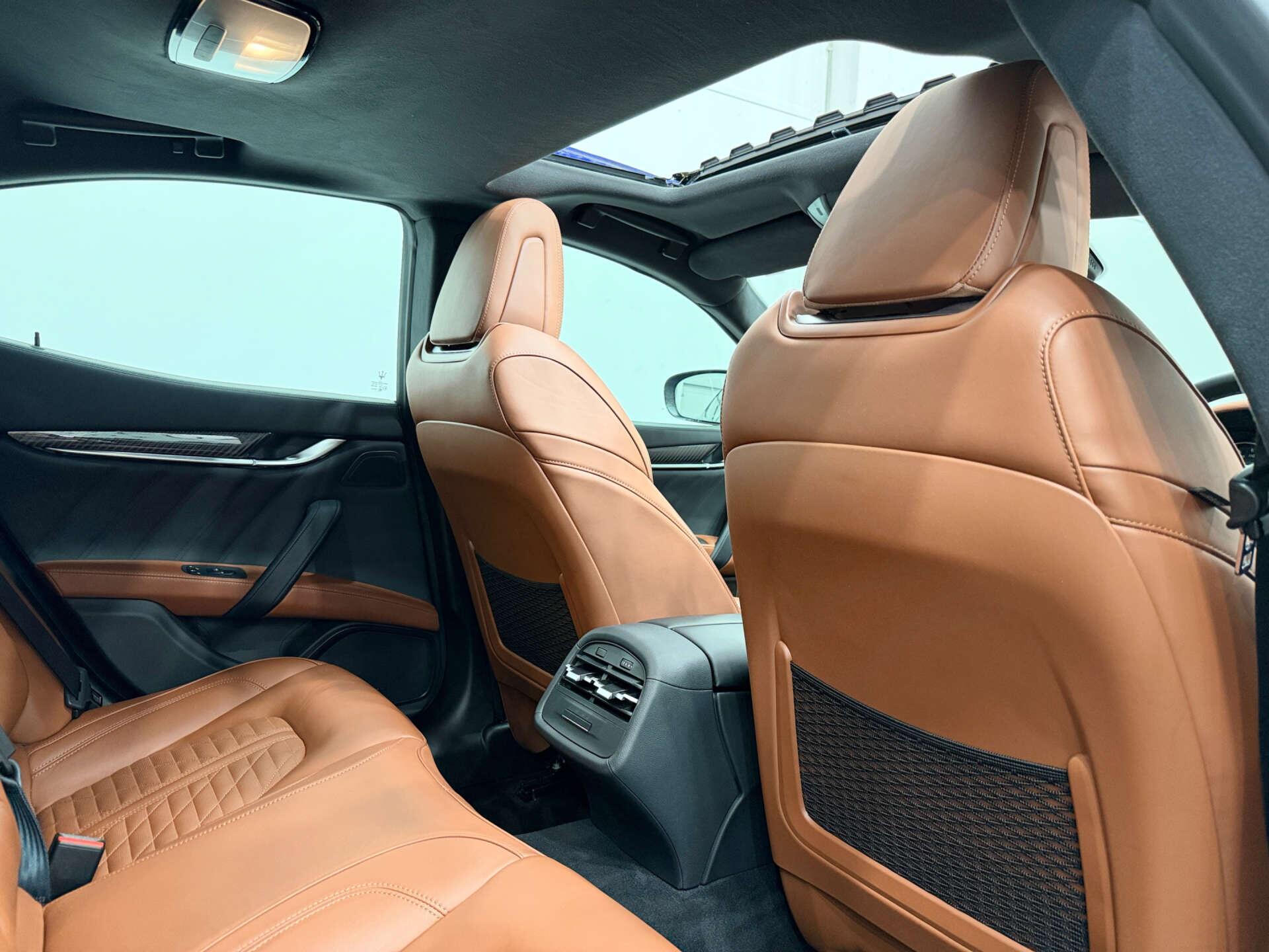 Maserati Ghibli view 16