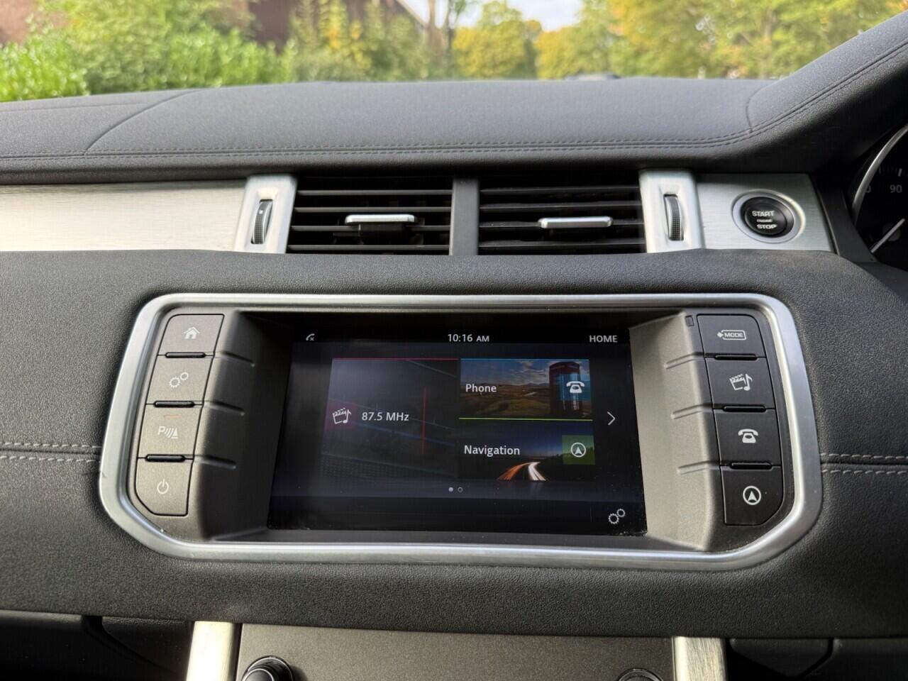 Land Rover Range Rover Evoque view 24