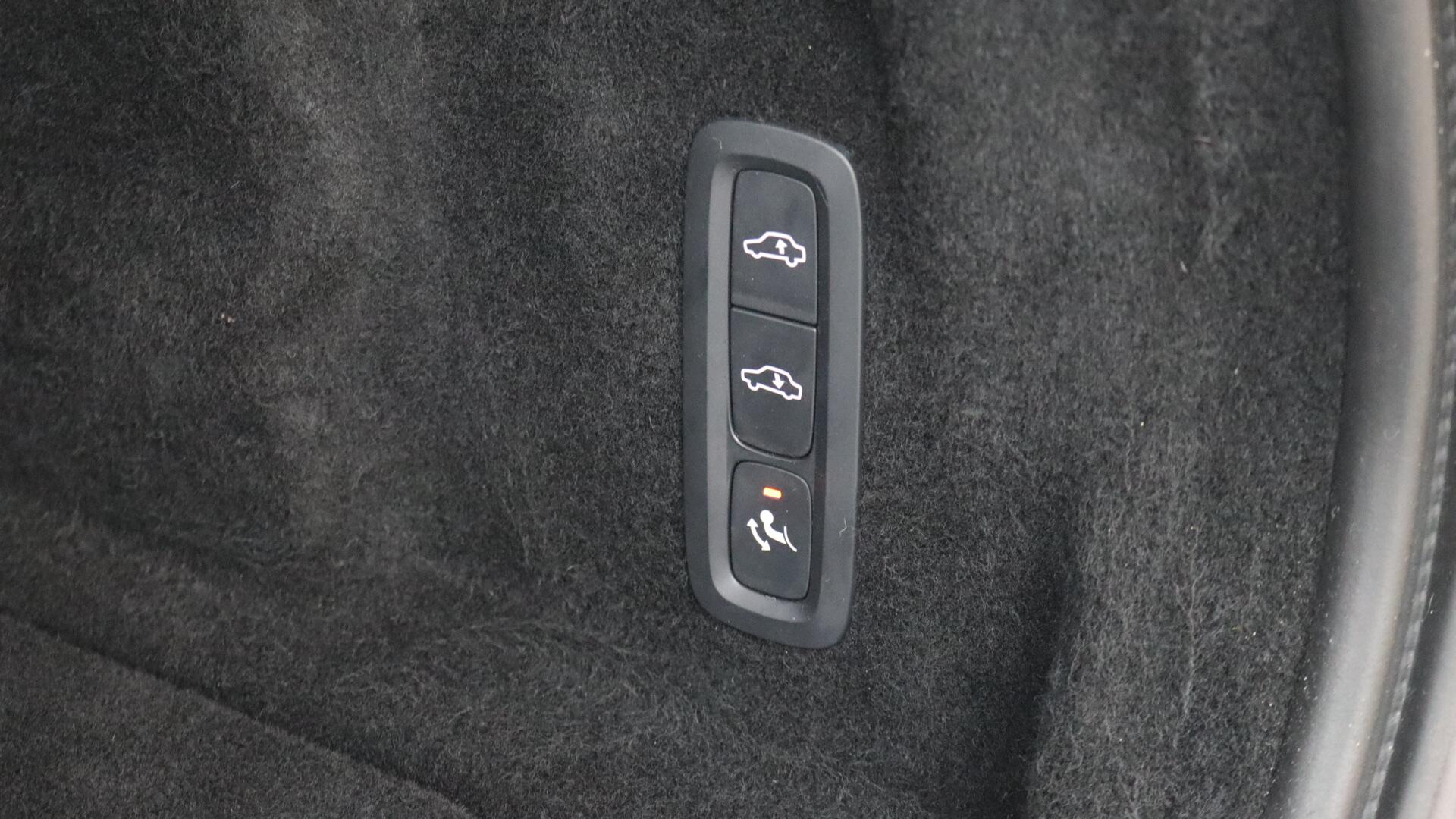Volvo XC60 view 34