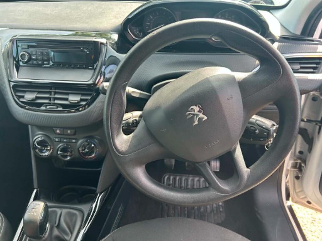 Peugeot 2008 view 10