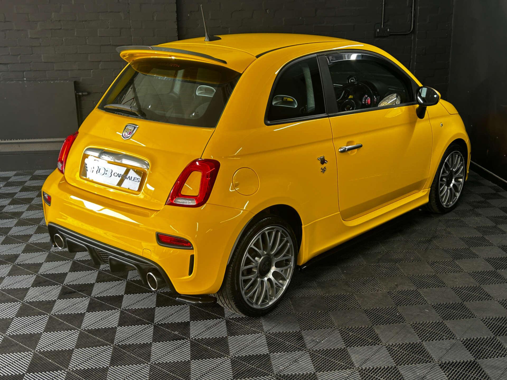 Abarth 595 view 25