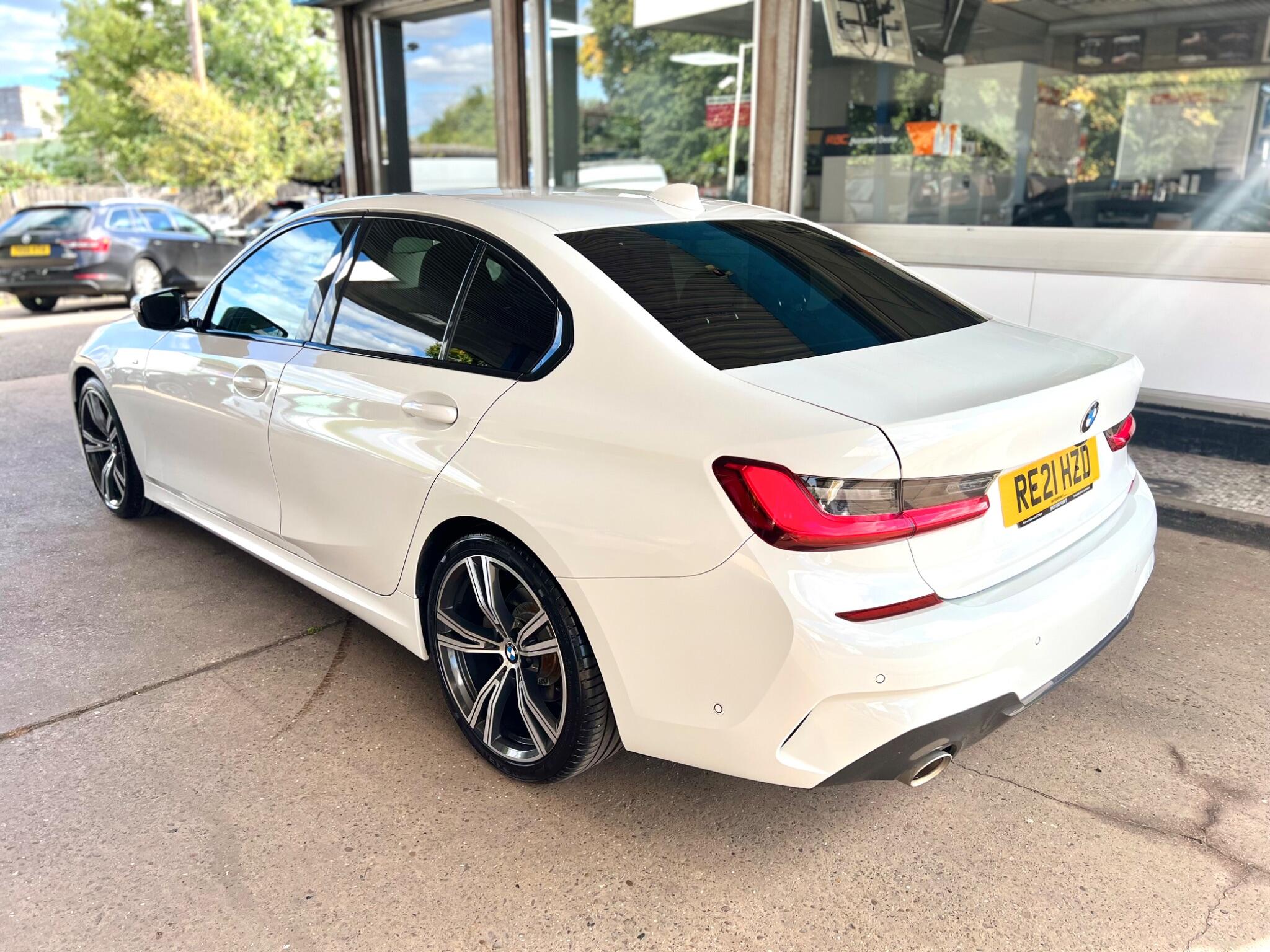 BMW 3 Series view 19