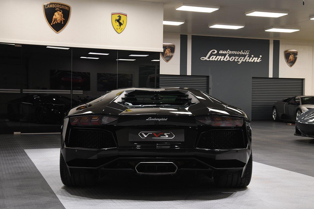 Lamborghini Aventador view 35