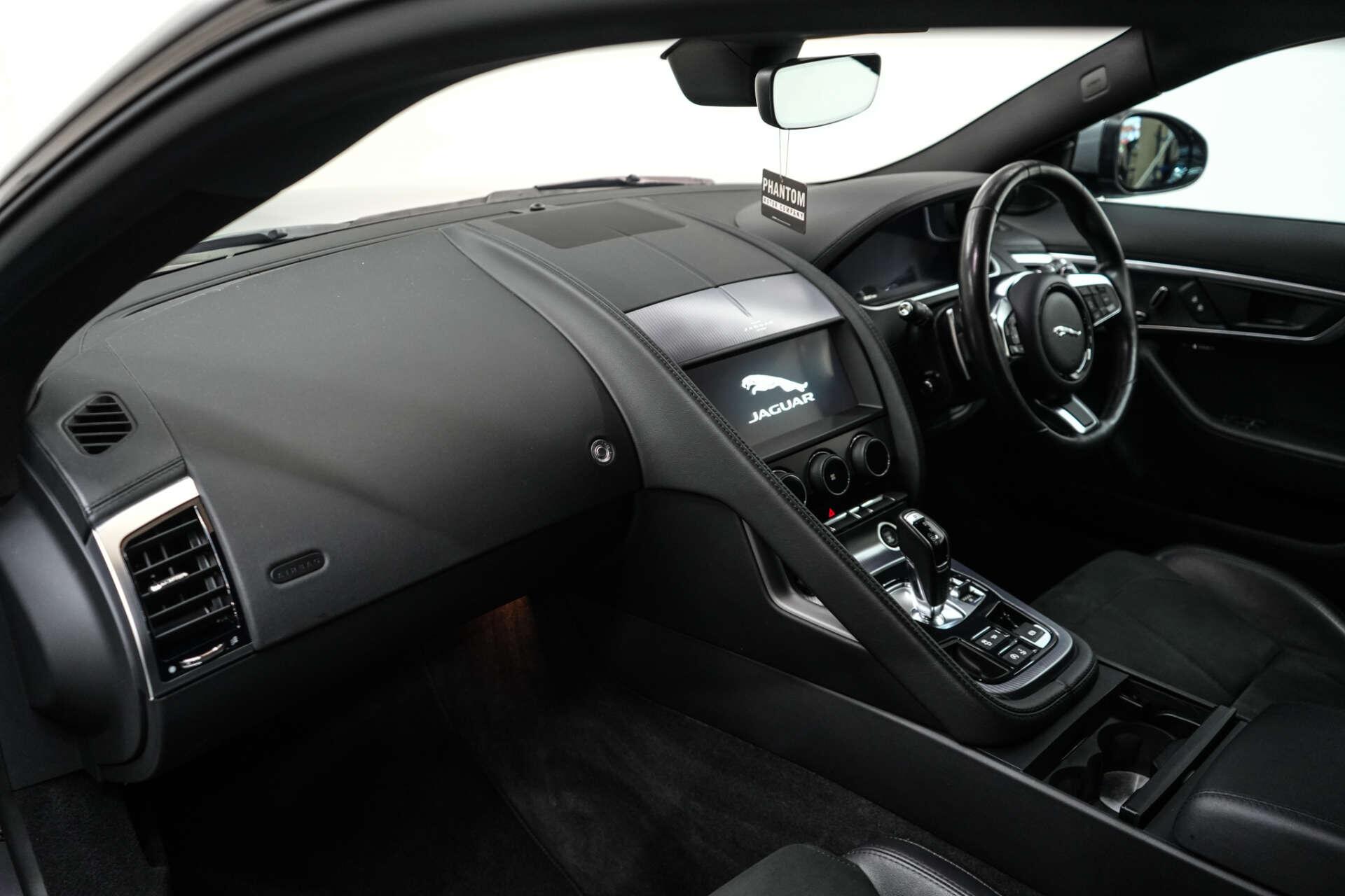 Jaguar F-Type view 15