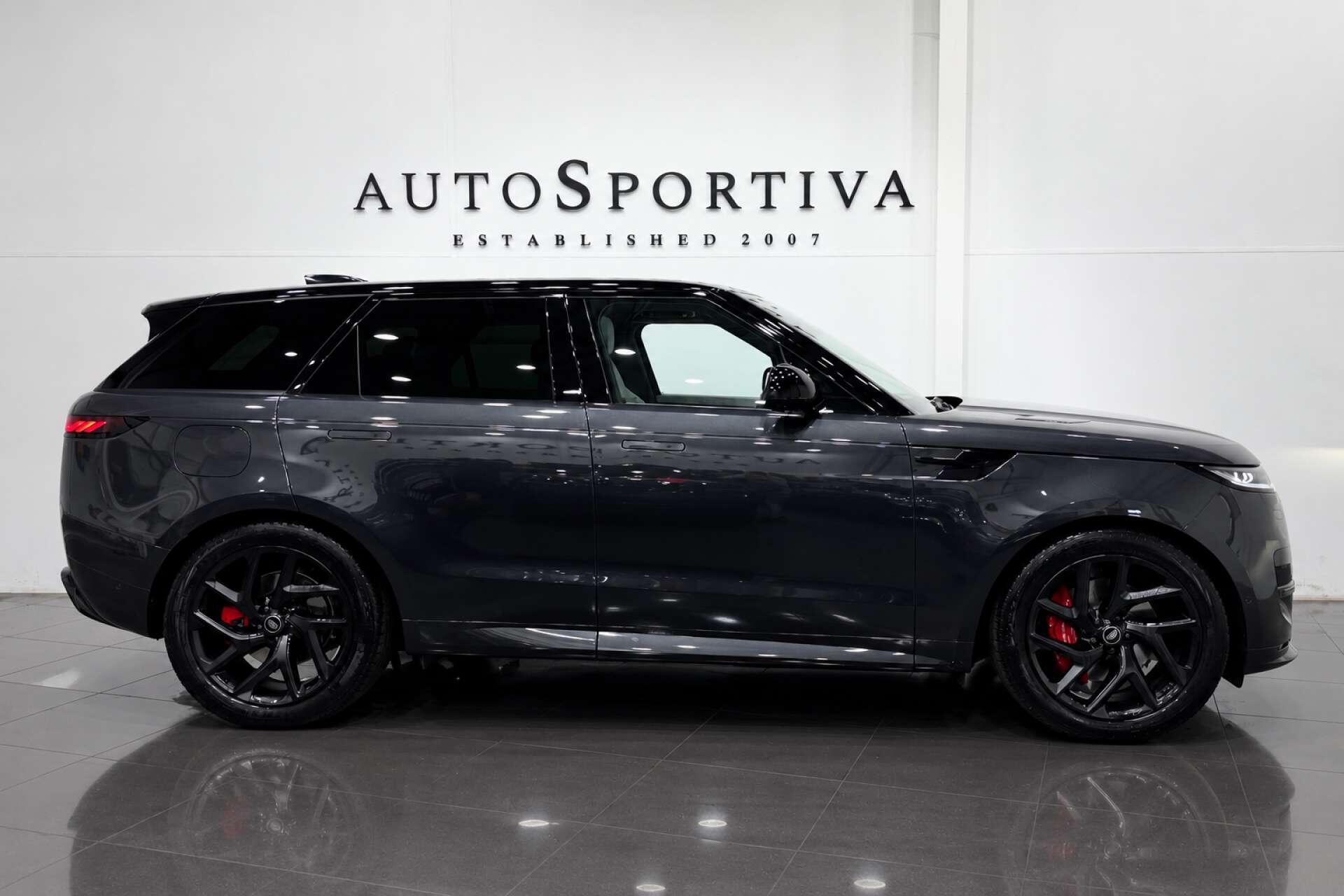 Land Rover Range Rover Sport view 3