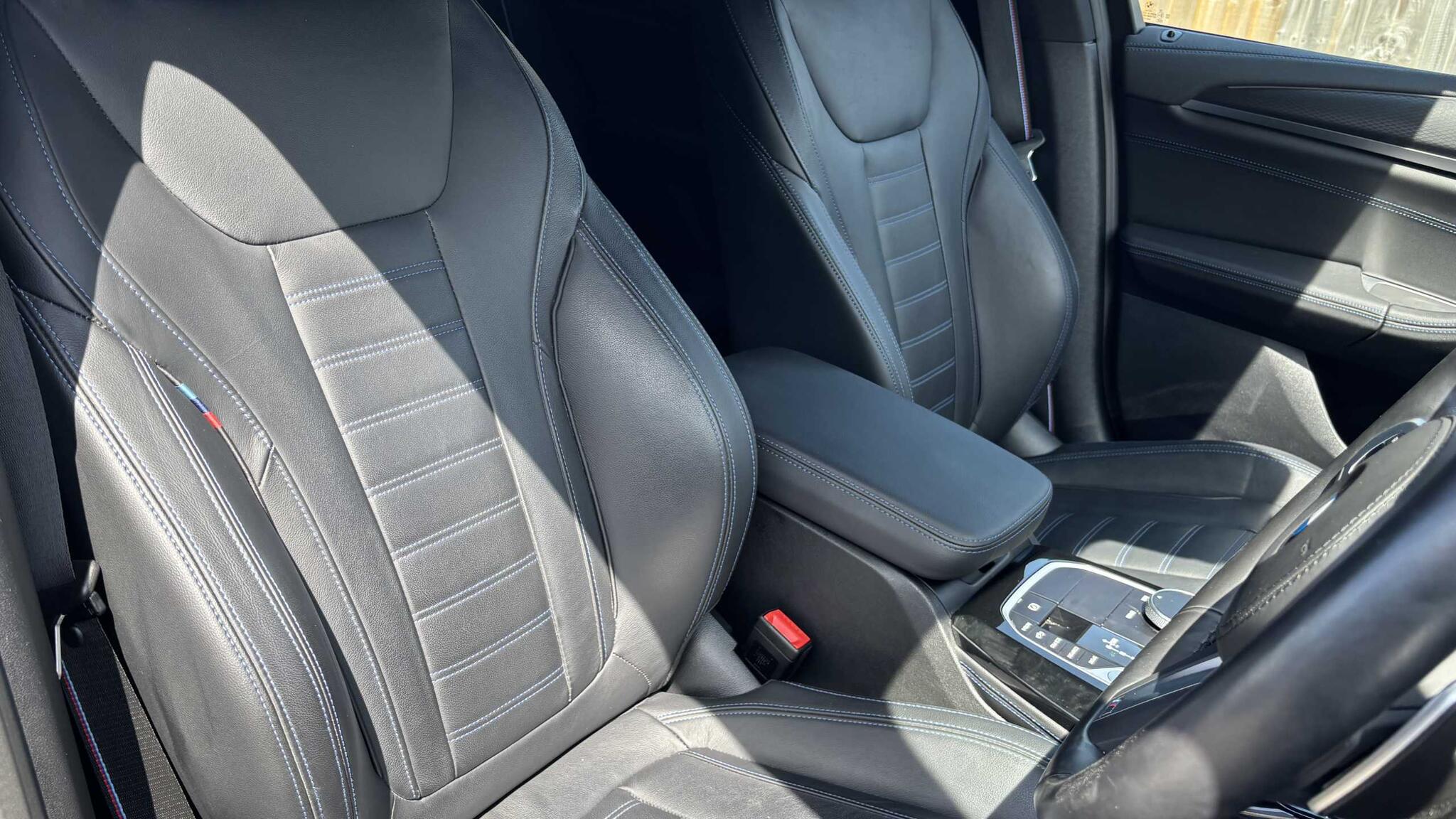 BMW X4 view 12