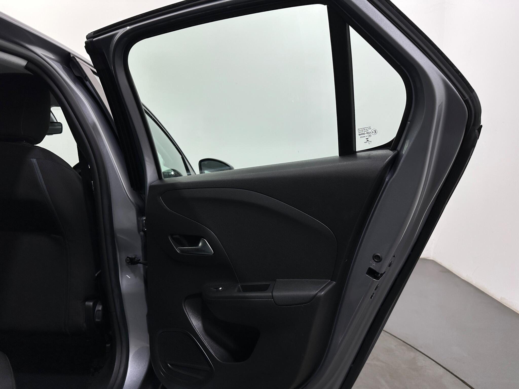 Vauxhall Corsa view 38