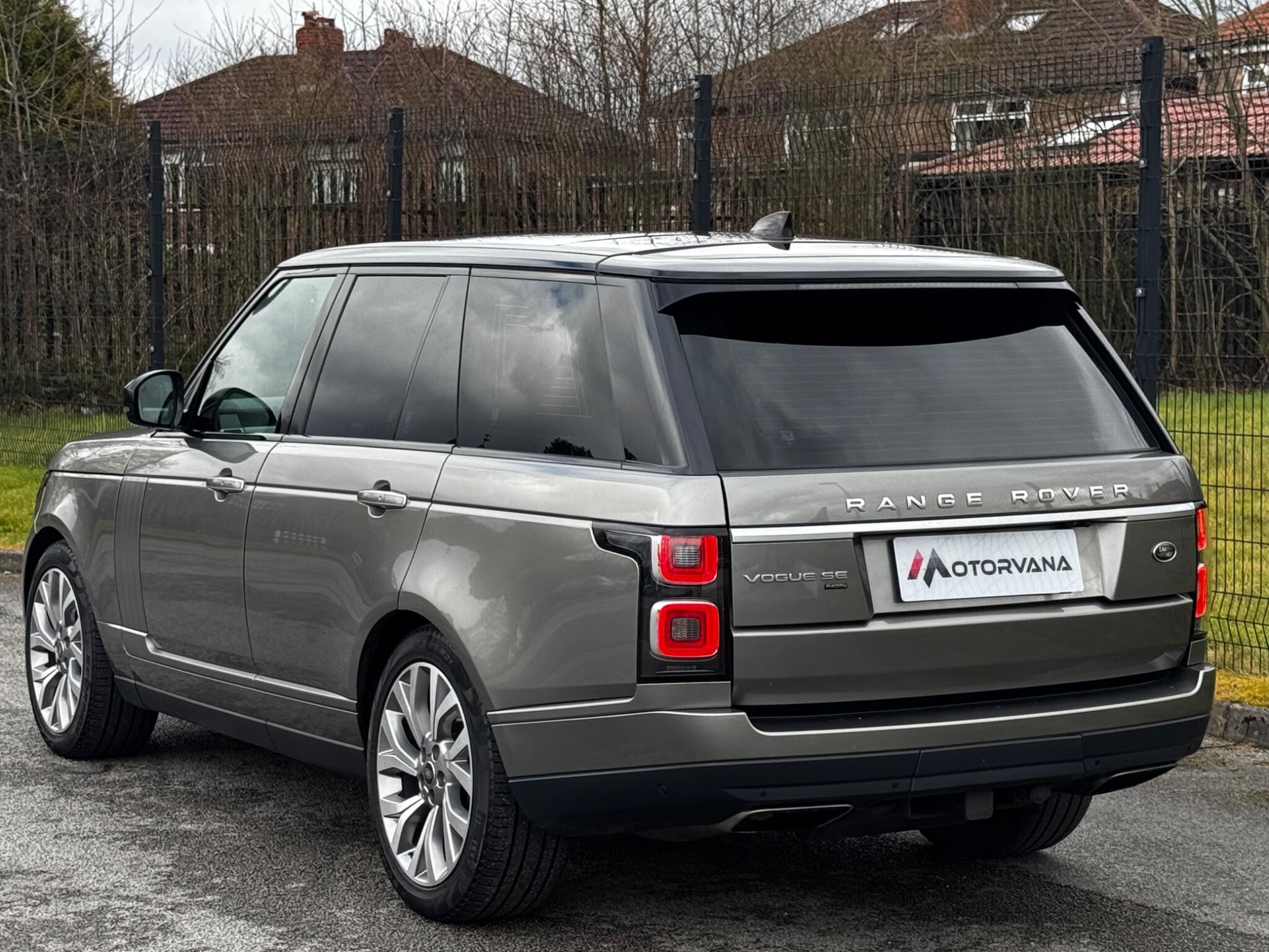 Land Rover Range Rover view 4
