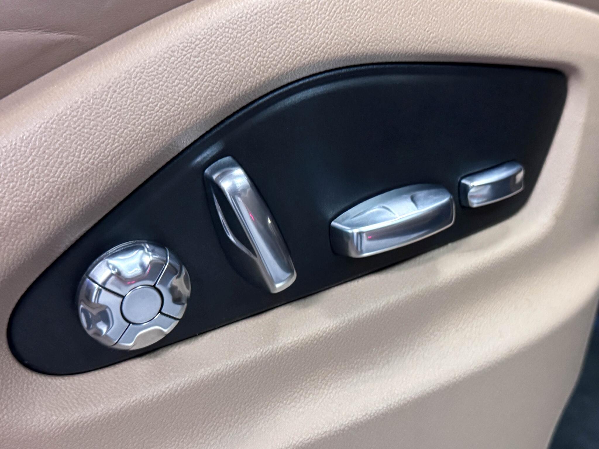 Porsche Cayenne view 34