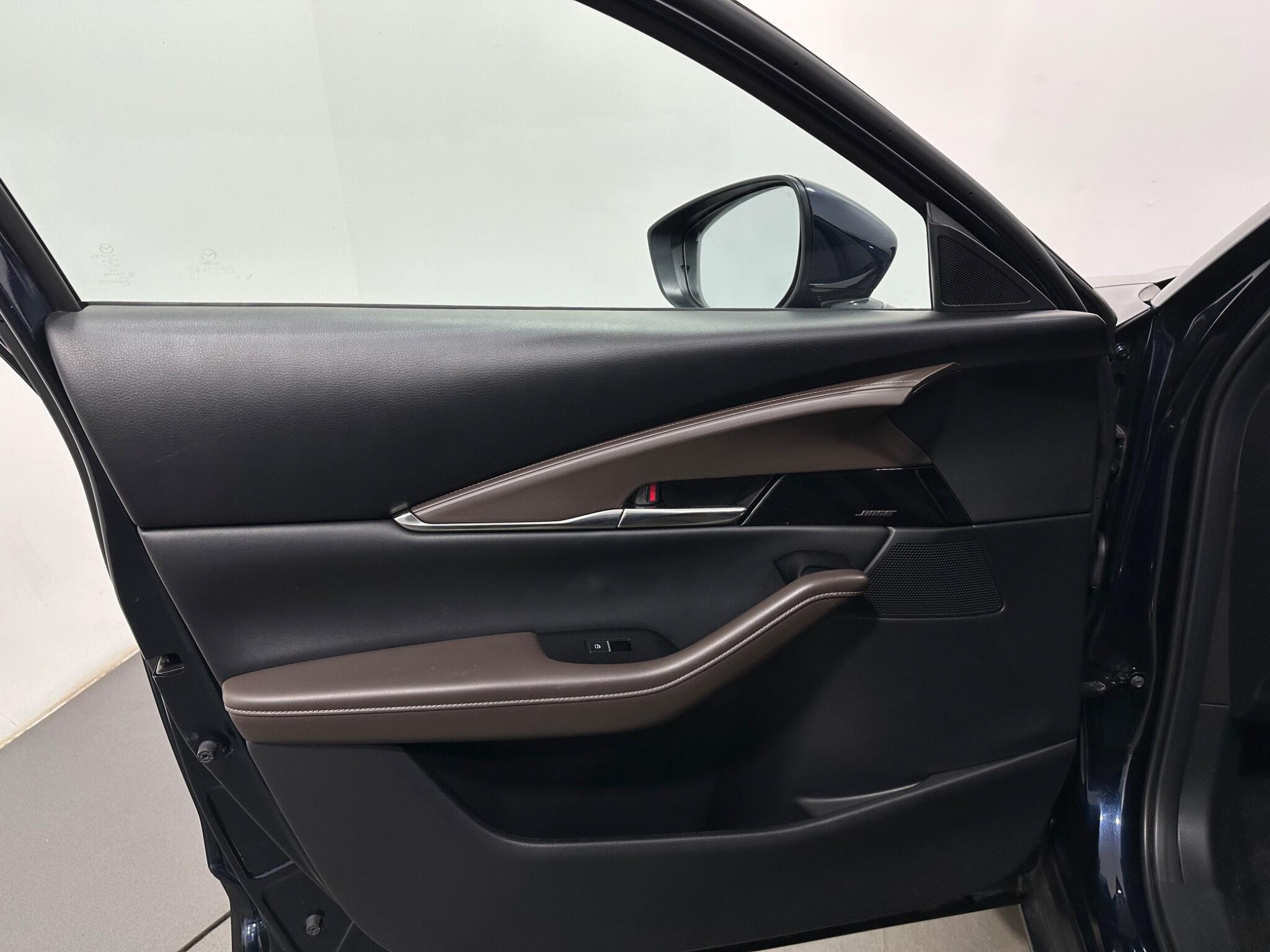 Mazda CX-30 view 35