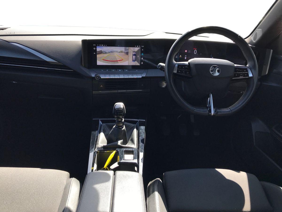 Vauxhall Astra view 4