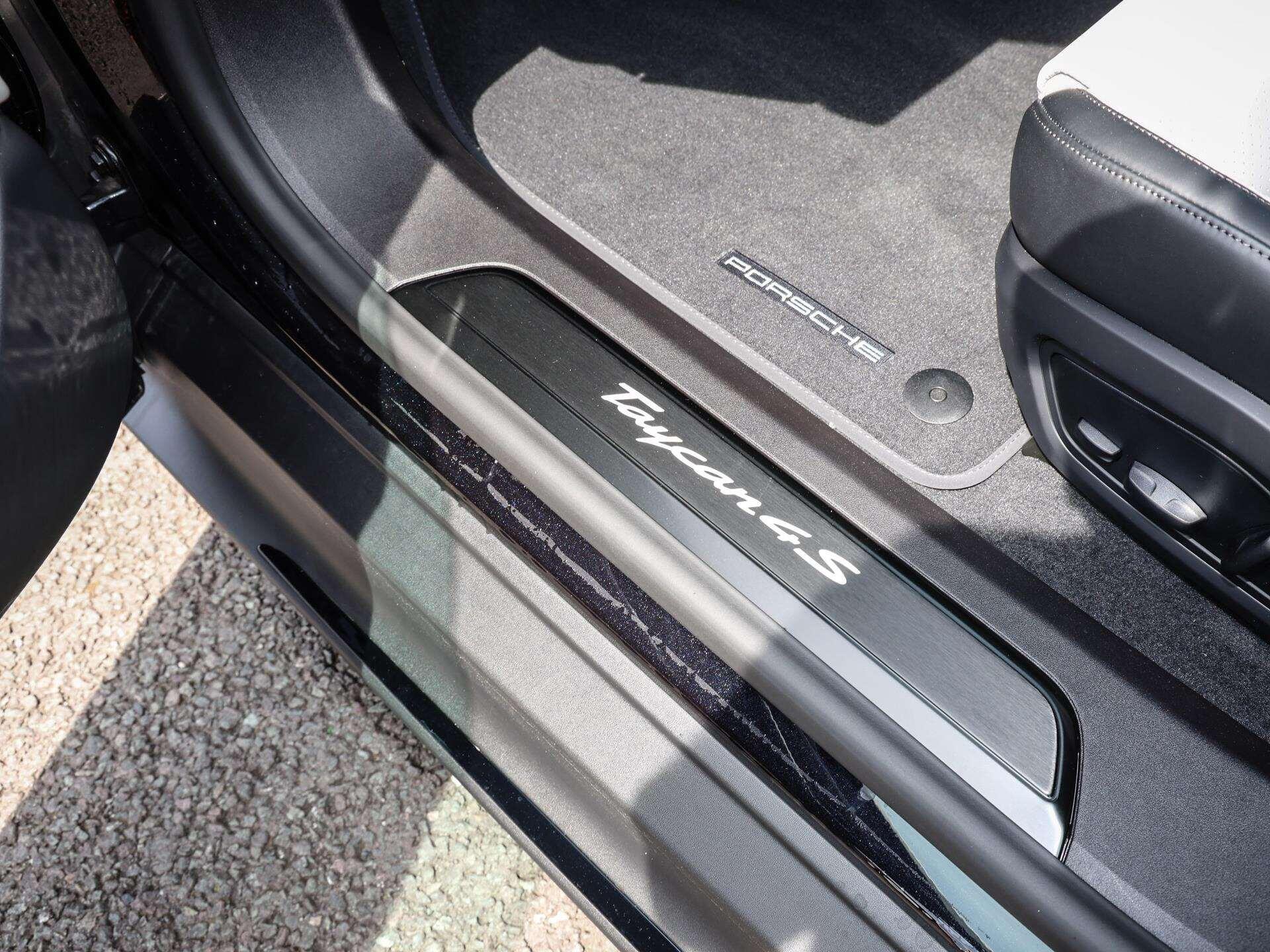 Porsche Taycan view 28