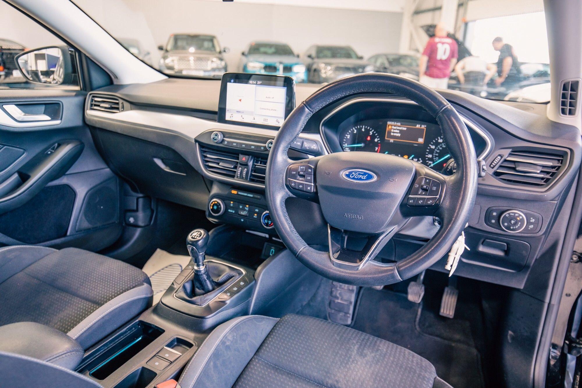 Ford Focus view 2
