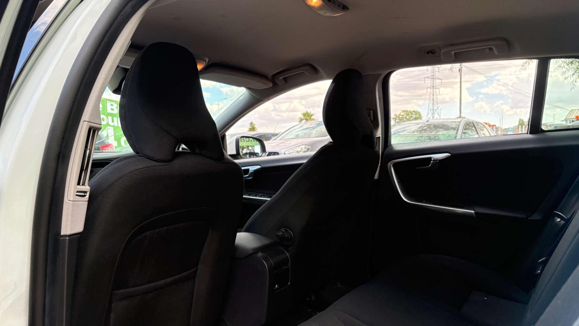 Volvo V60 view 12