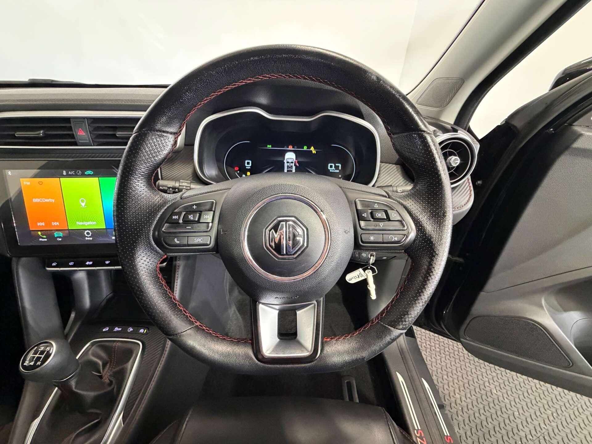 MG ZS view 26