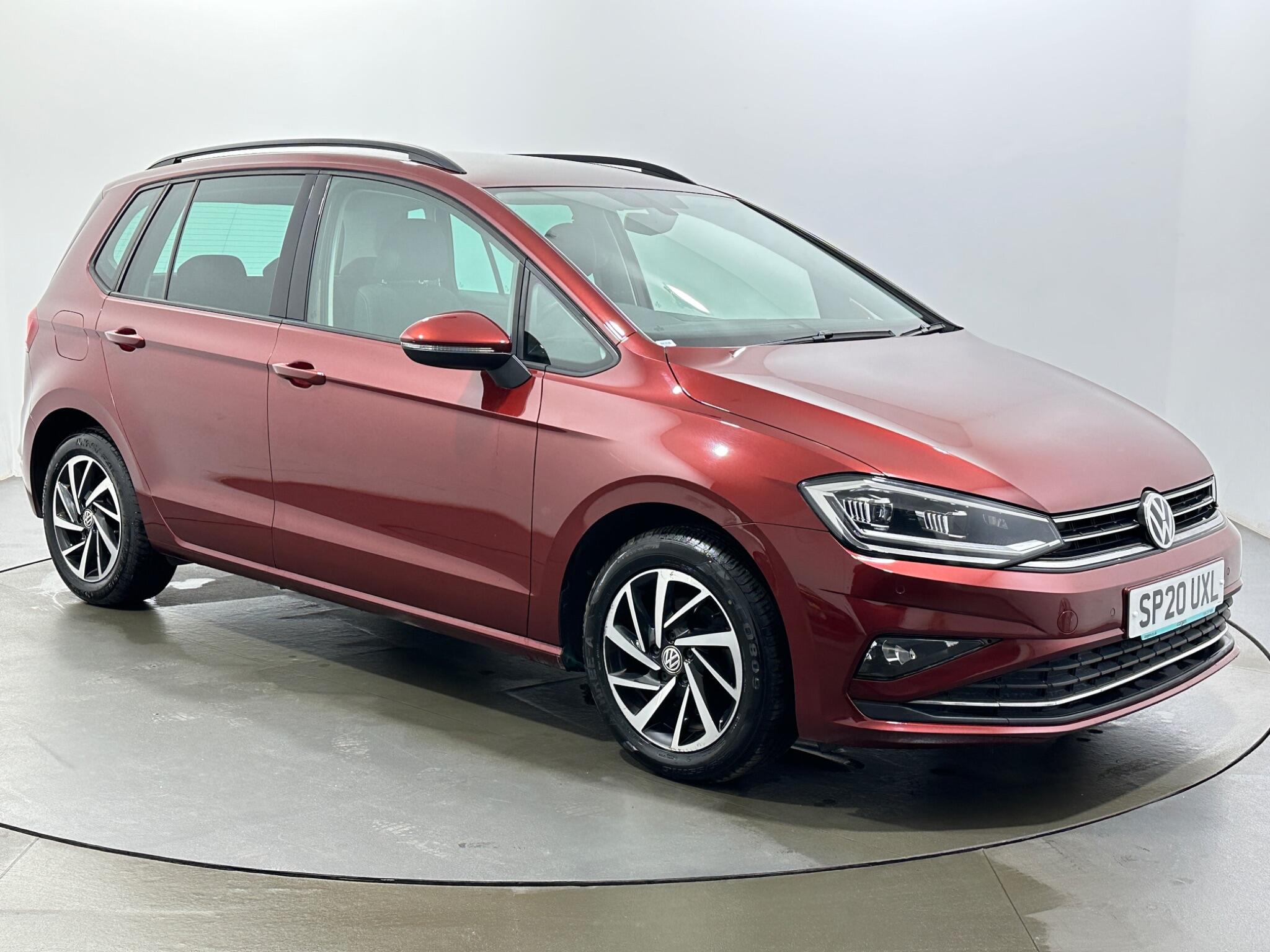 2020 Volkswagen Golf Sportsvan in Red for sale