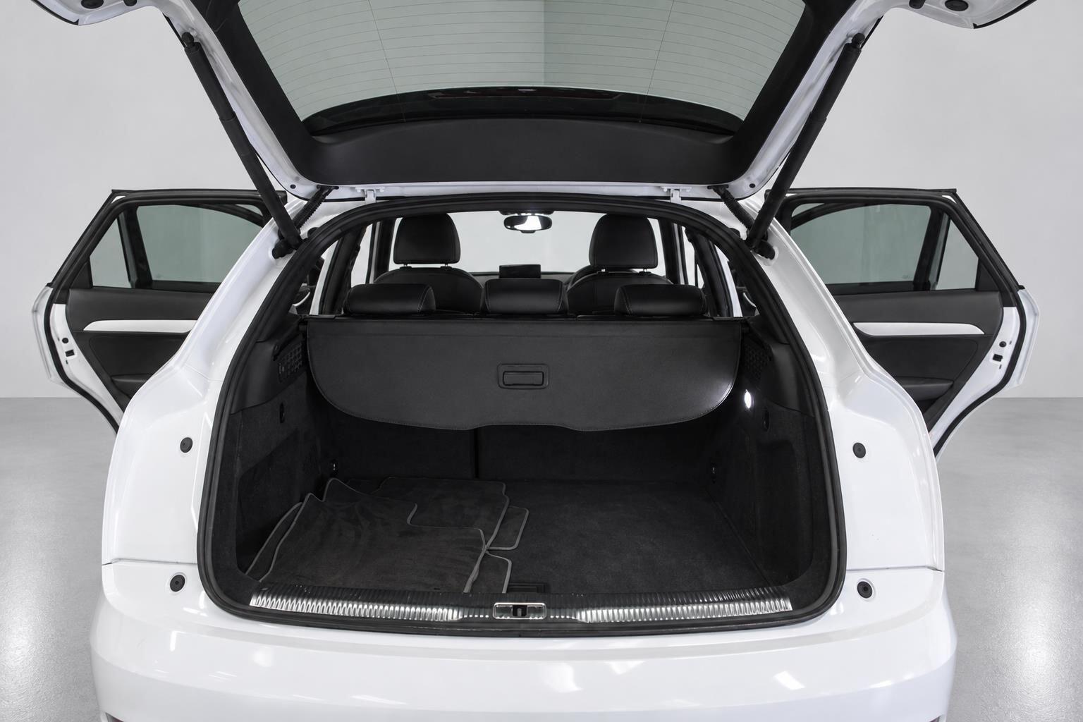 Audi Q3 view 24