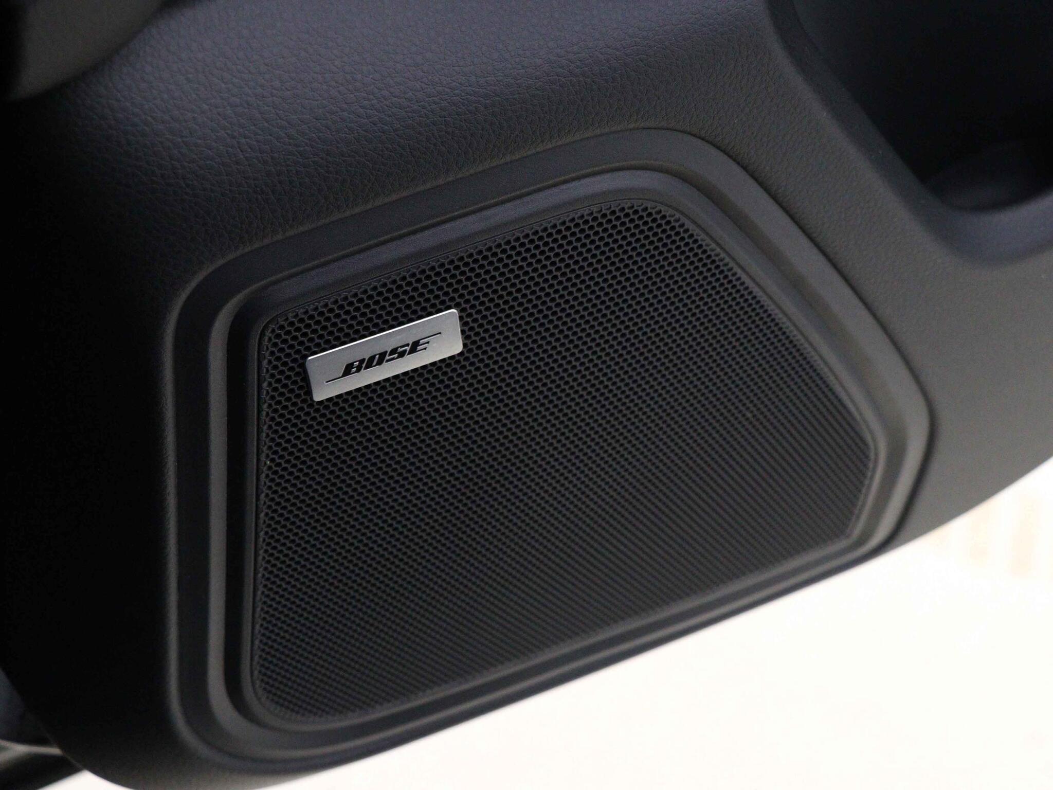 Porsche Macan view 28