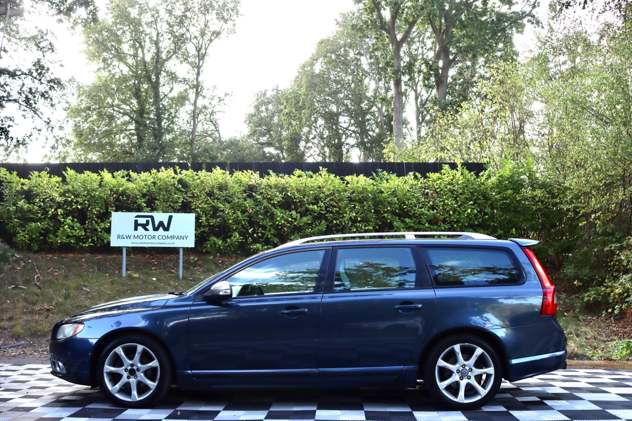 2009 Volvo V70 in Blue for sale