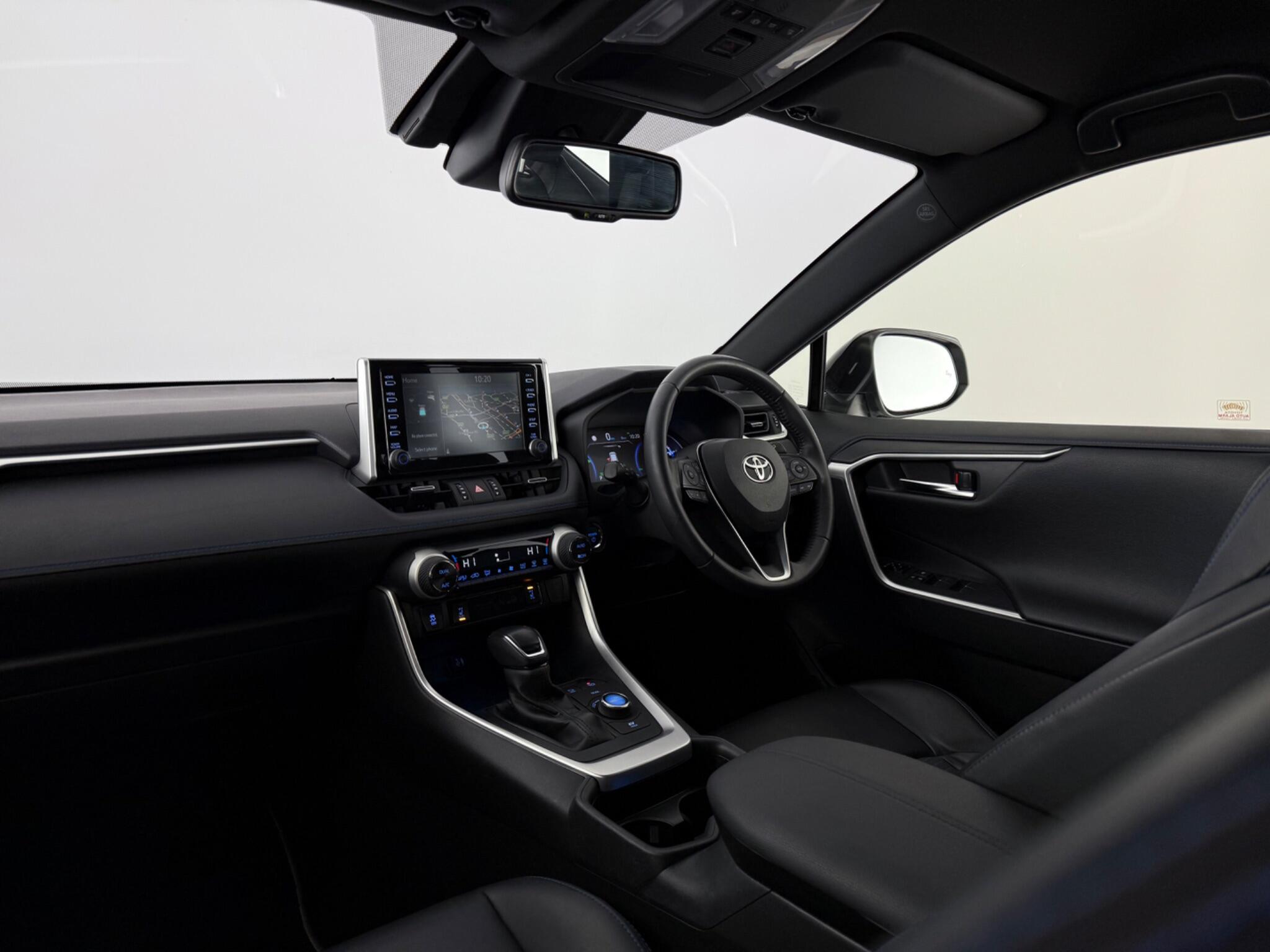 Toyota Rav4 view 4