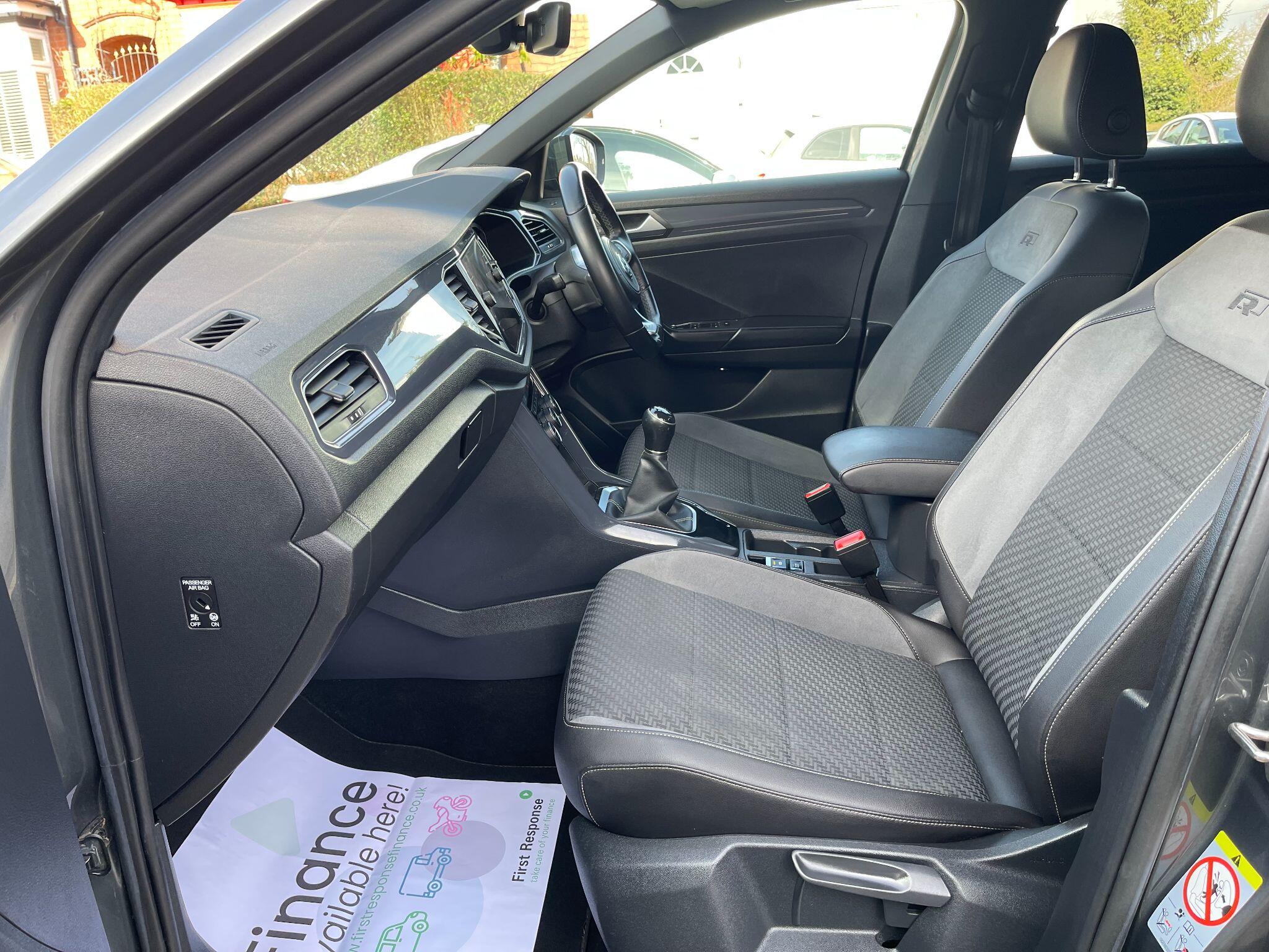 Volkswagen T-Roc view 35