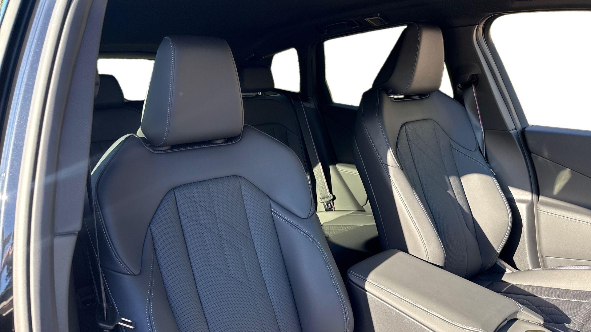 BMW X3 view 11