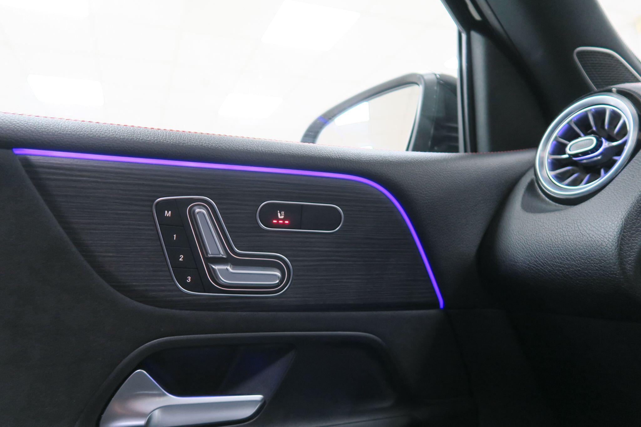 Mercedes-Benz EQB view 17