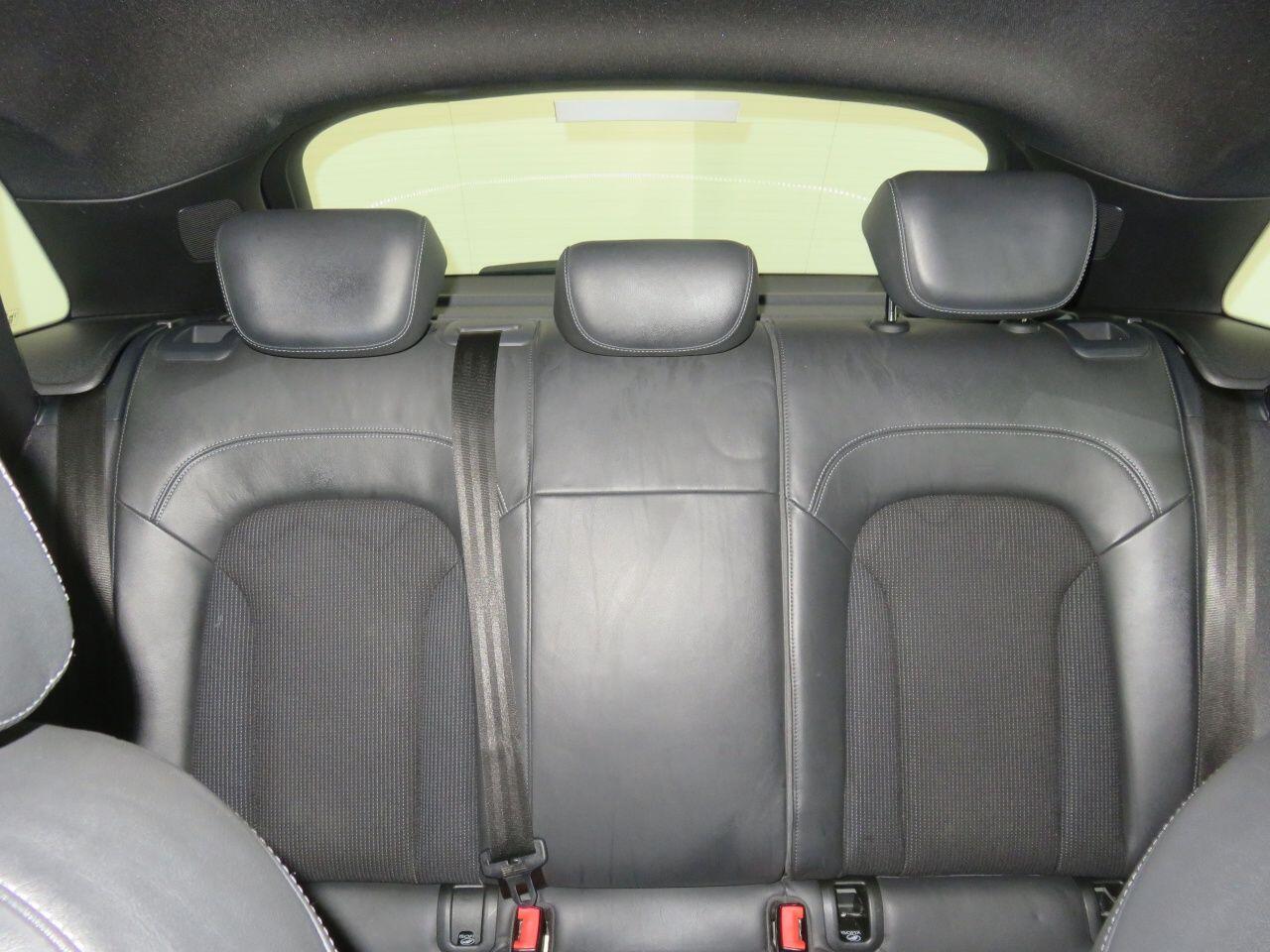 Audi Q3 view 54