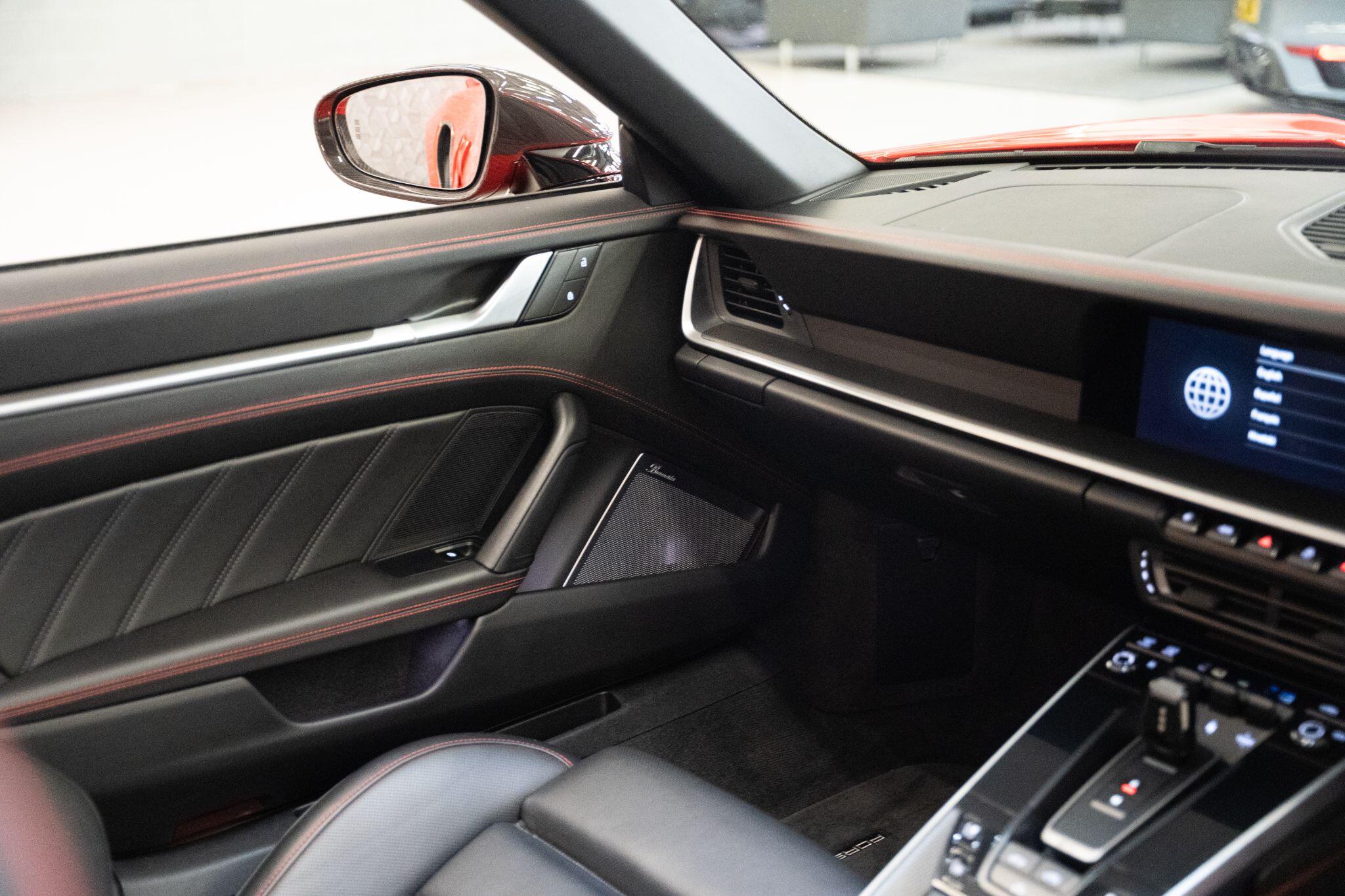 Porsche 911 view 23