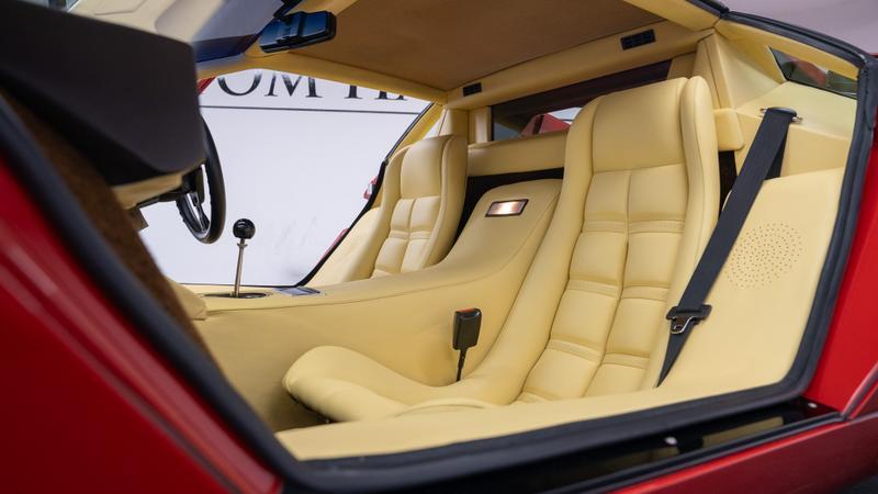 Lamborghini Countach view 27