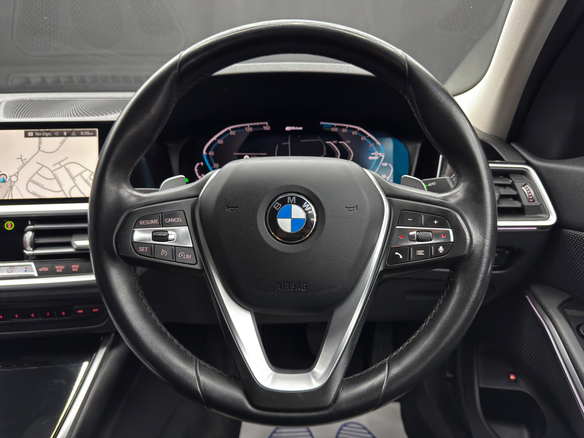 BMW 3 Series view 17