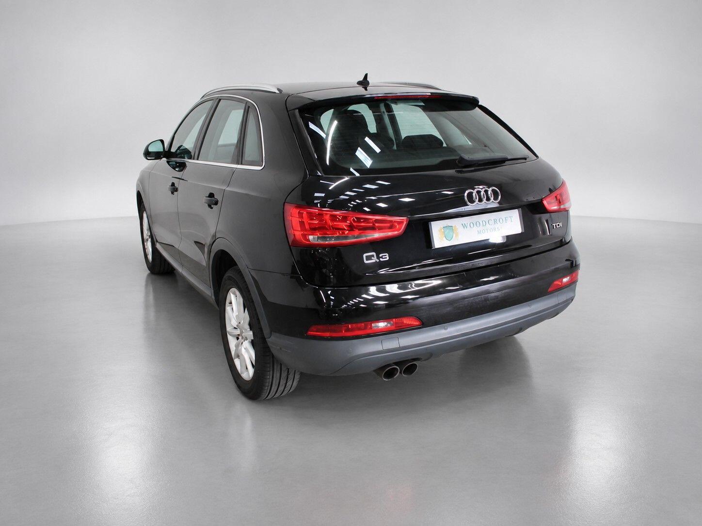 Audi Q3 view 6