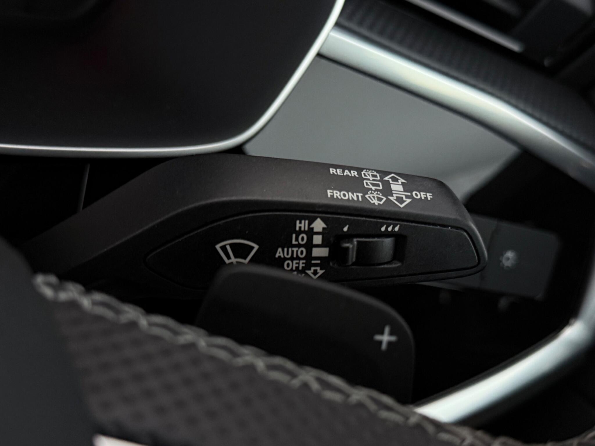Audi Q3 view 19