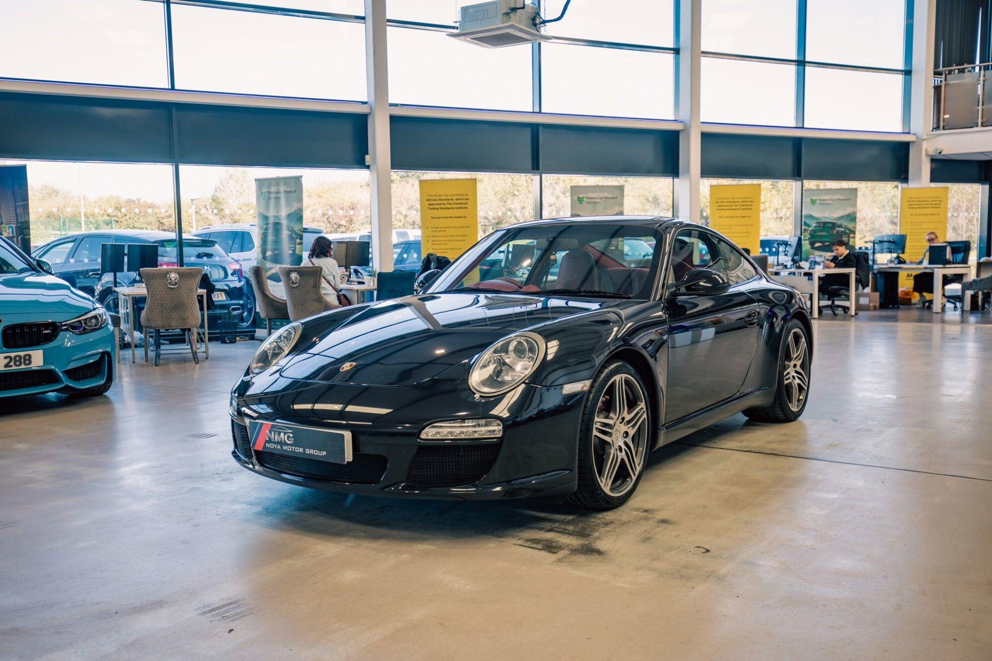 Porsche 911 view 37