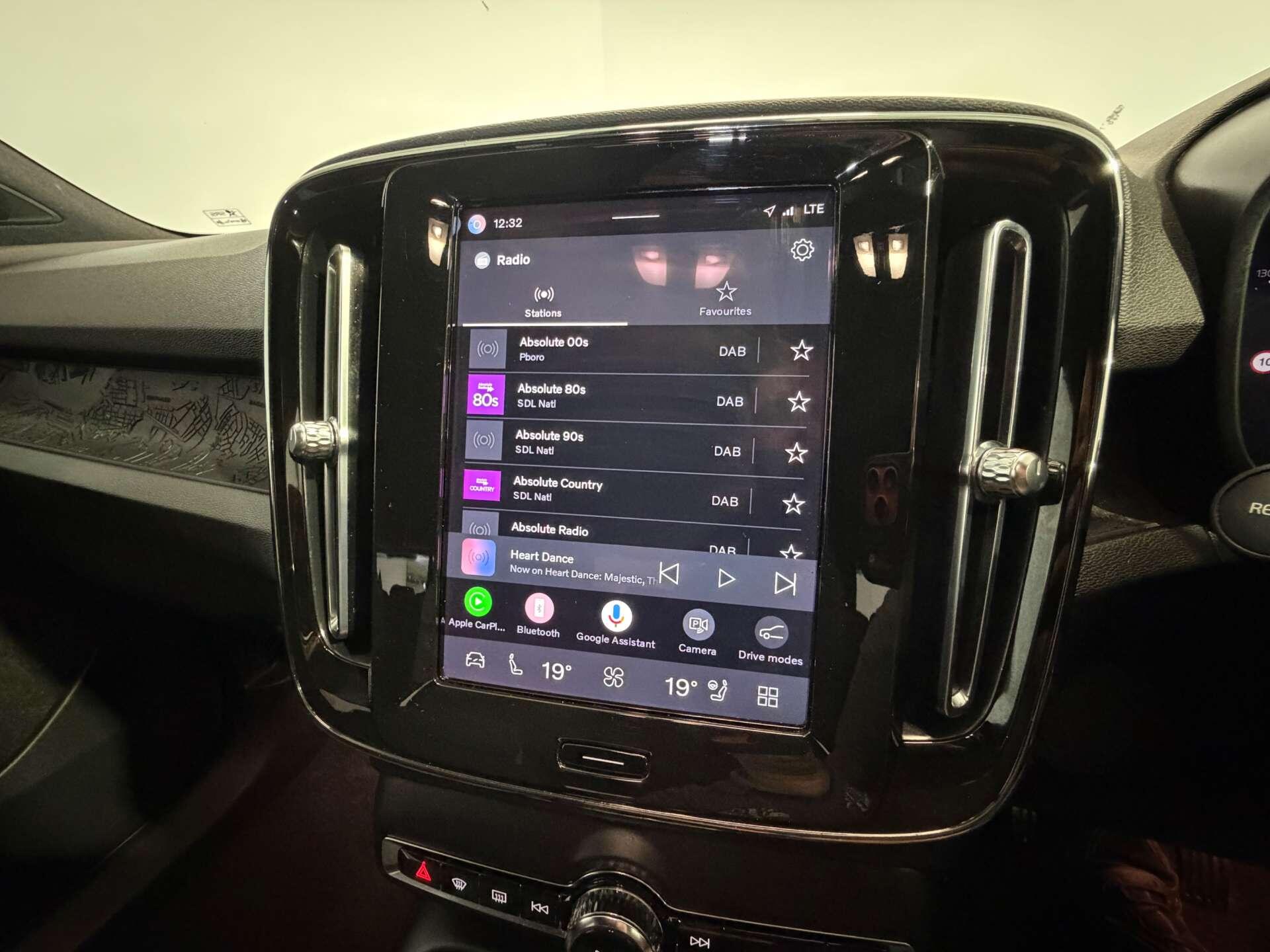 Volvo XC40 view 41