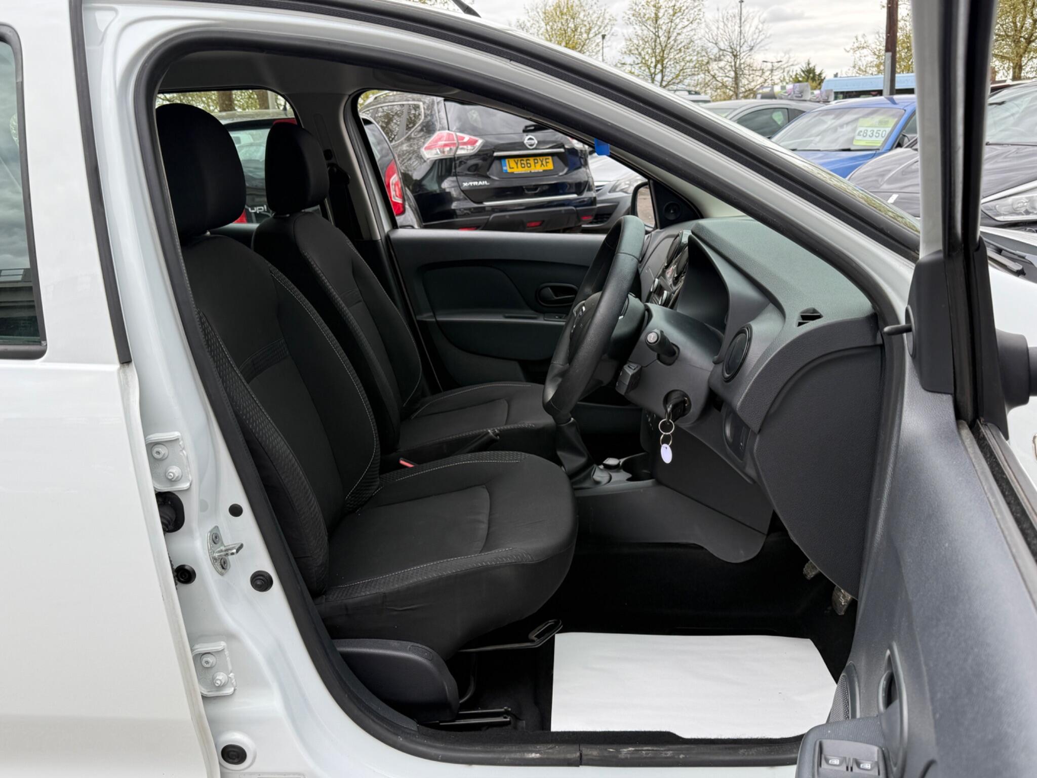 Dacia Sandero - Image 33