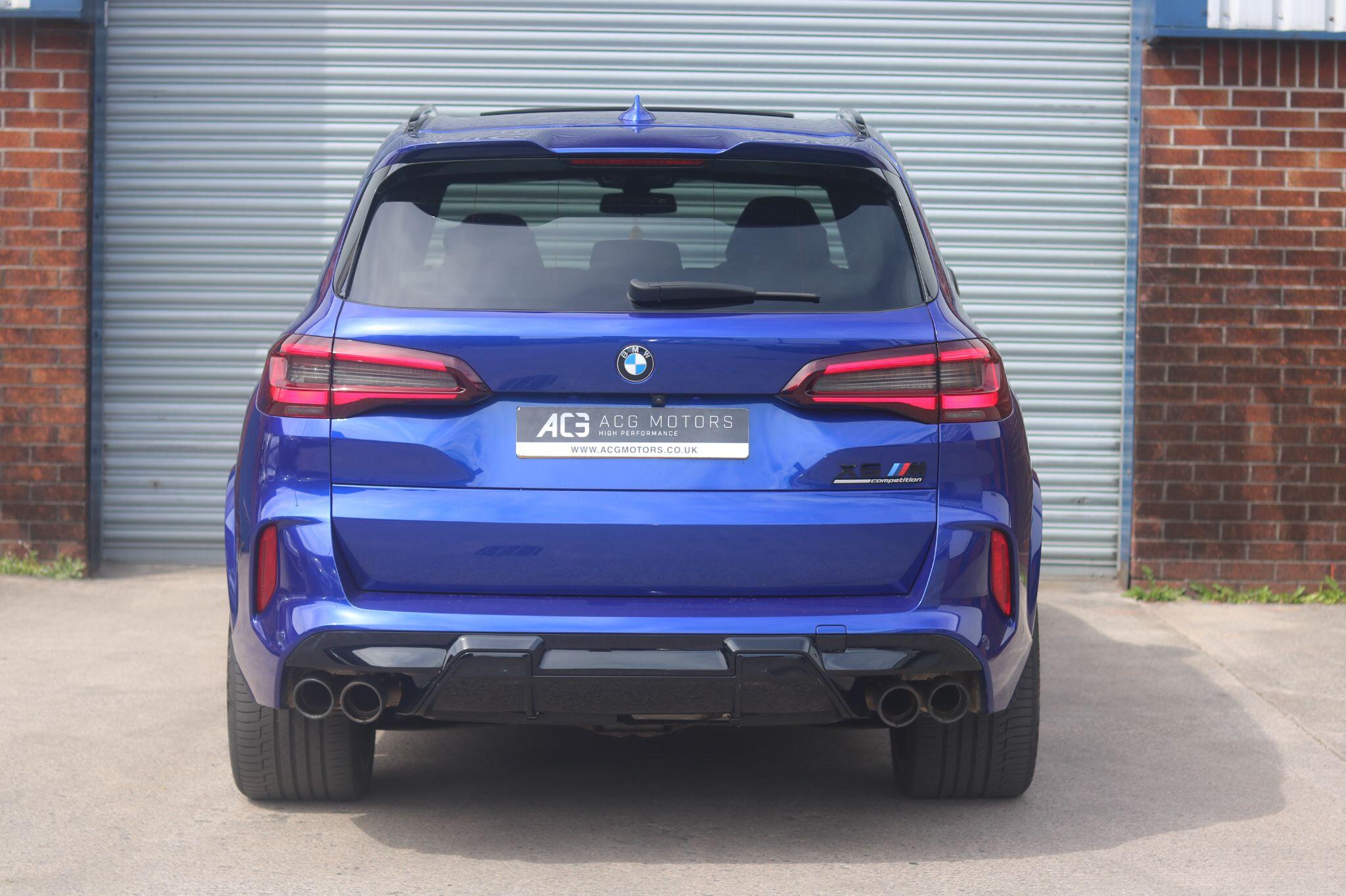 BMW X5 M view 6