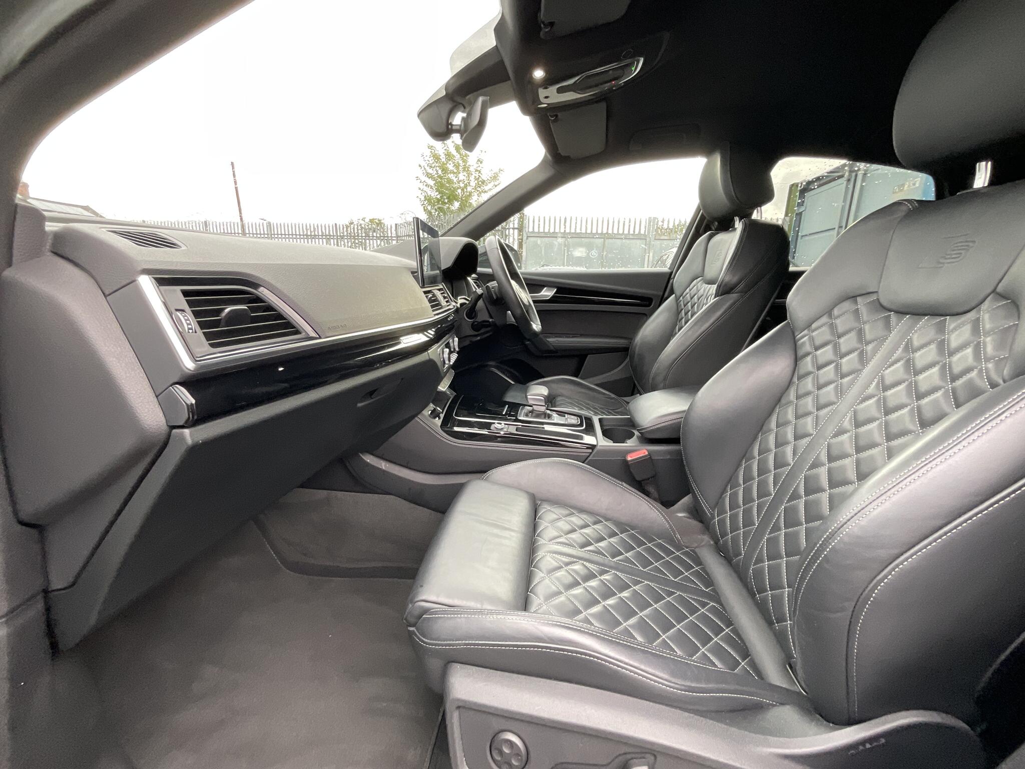 Audi Q5 view 19