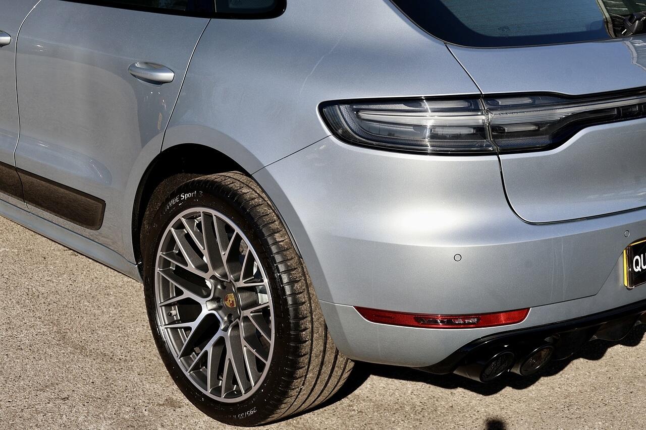 Porsche Macan view 44