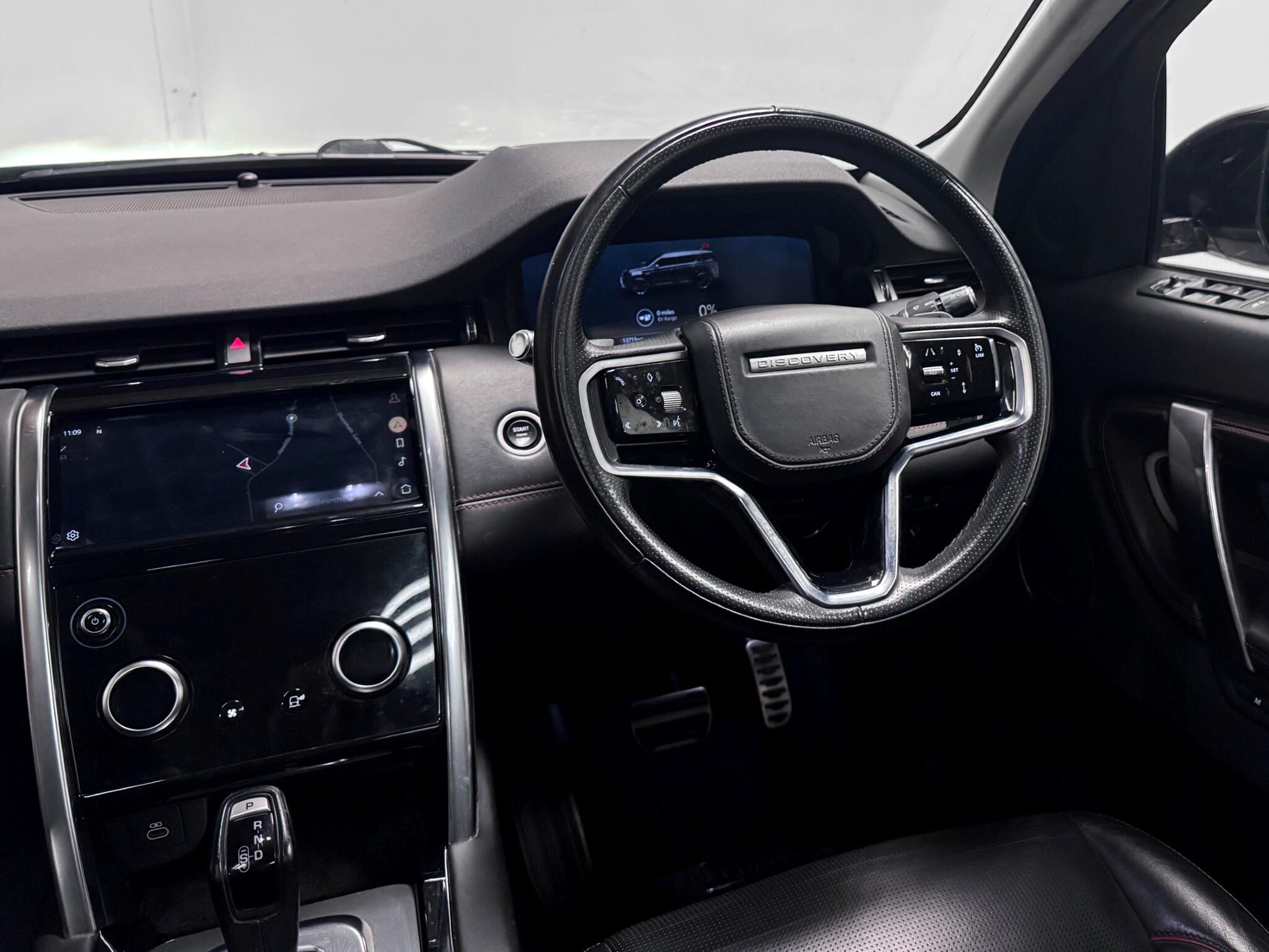 Land Rover Discovery Sport view 16