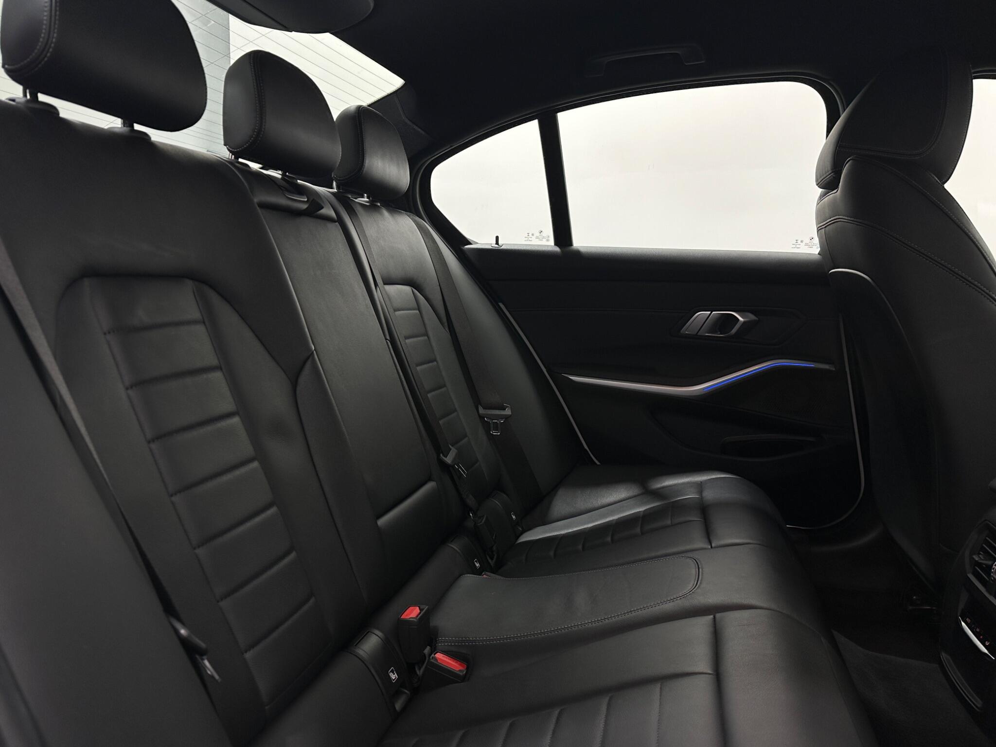 BMW 3 Series view 45