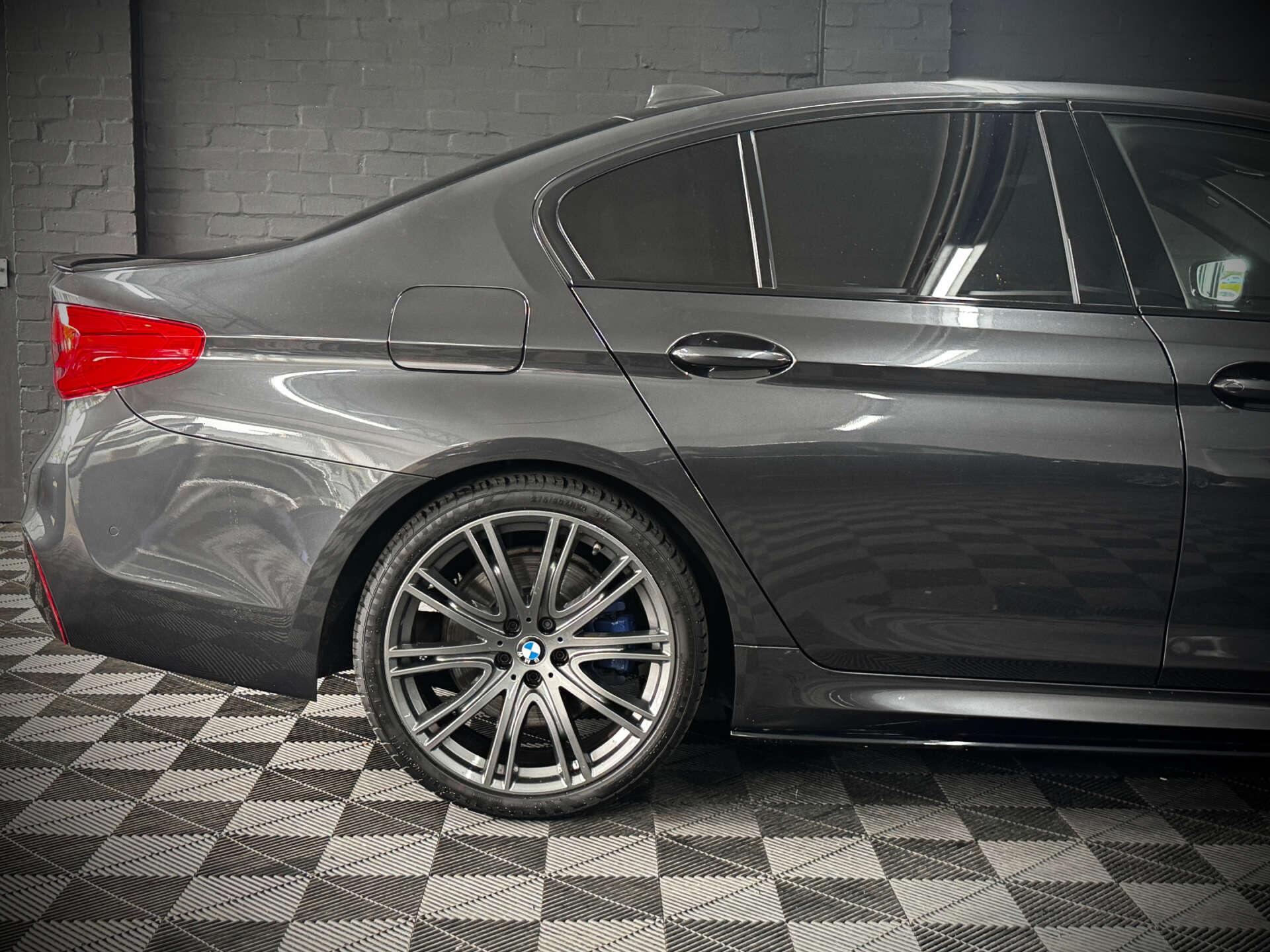 BMW 5 Series view 16