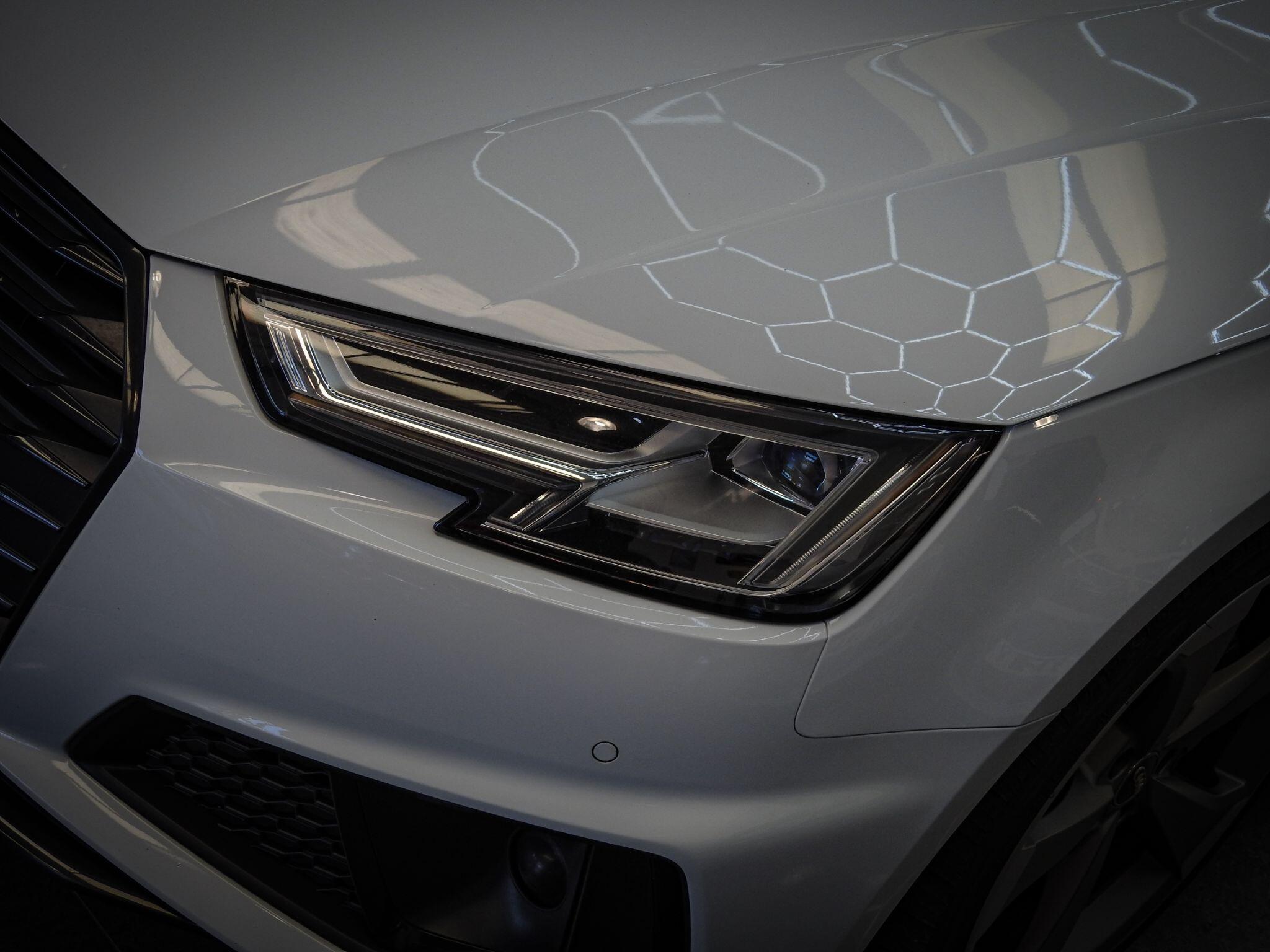 Audi A4 view 12